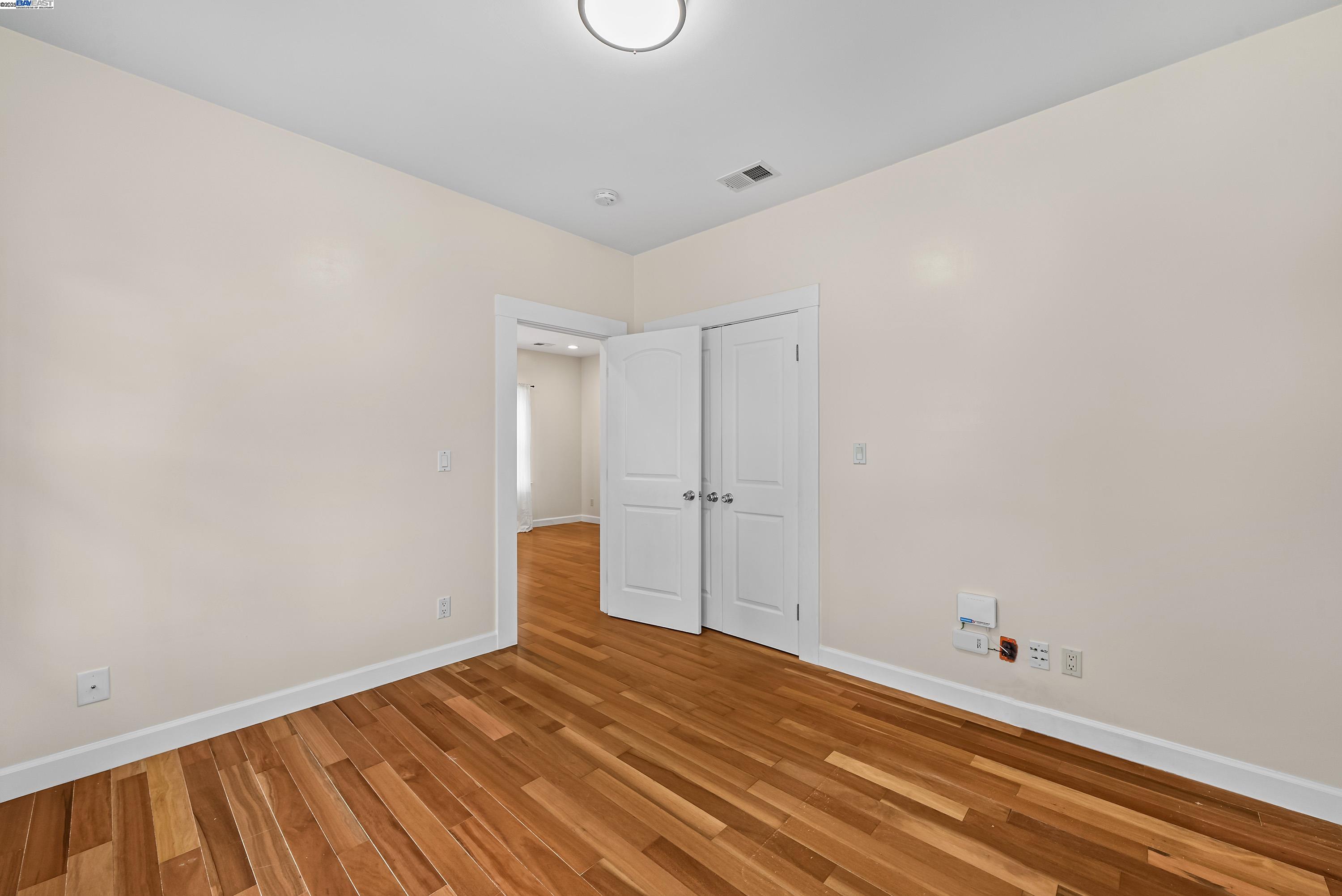 Detail Gallery Image 20 of 42 For 931 E 23rd St, Oakland,  CA 94606 - 3 Beds | 1 Baths