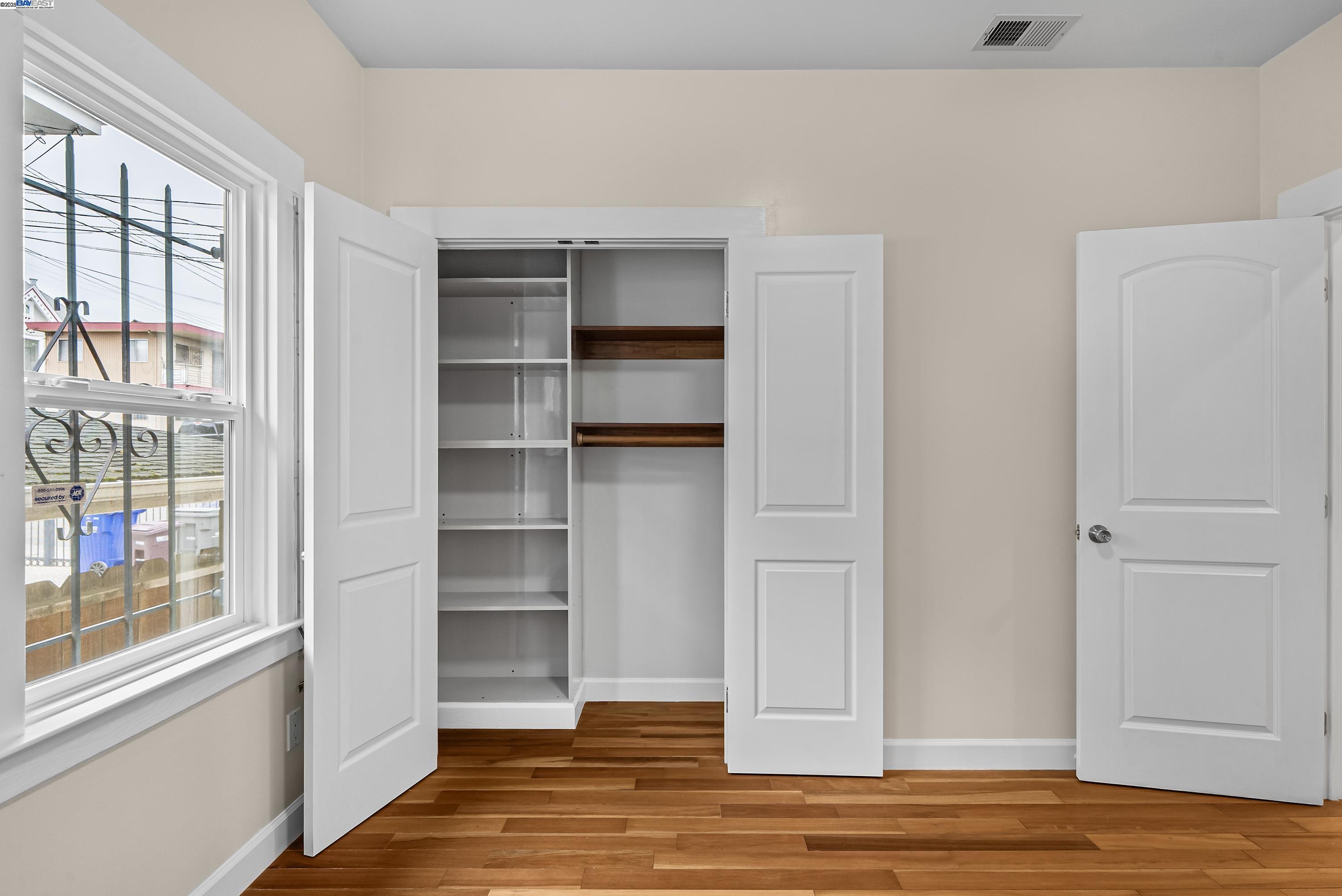 Detail Gallery Image 22 of 42 For 931 E 23rd St, Oakland,  CA 94606 - 3 Beds | 1 Baths