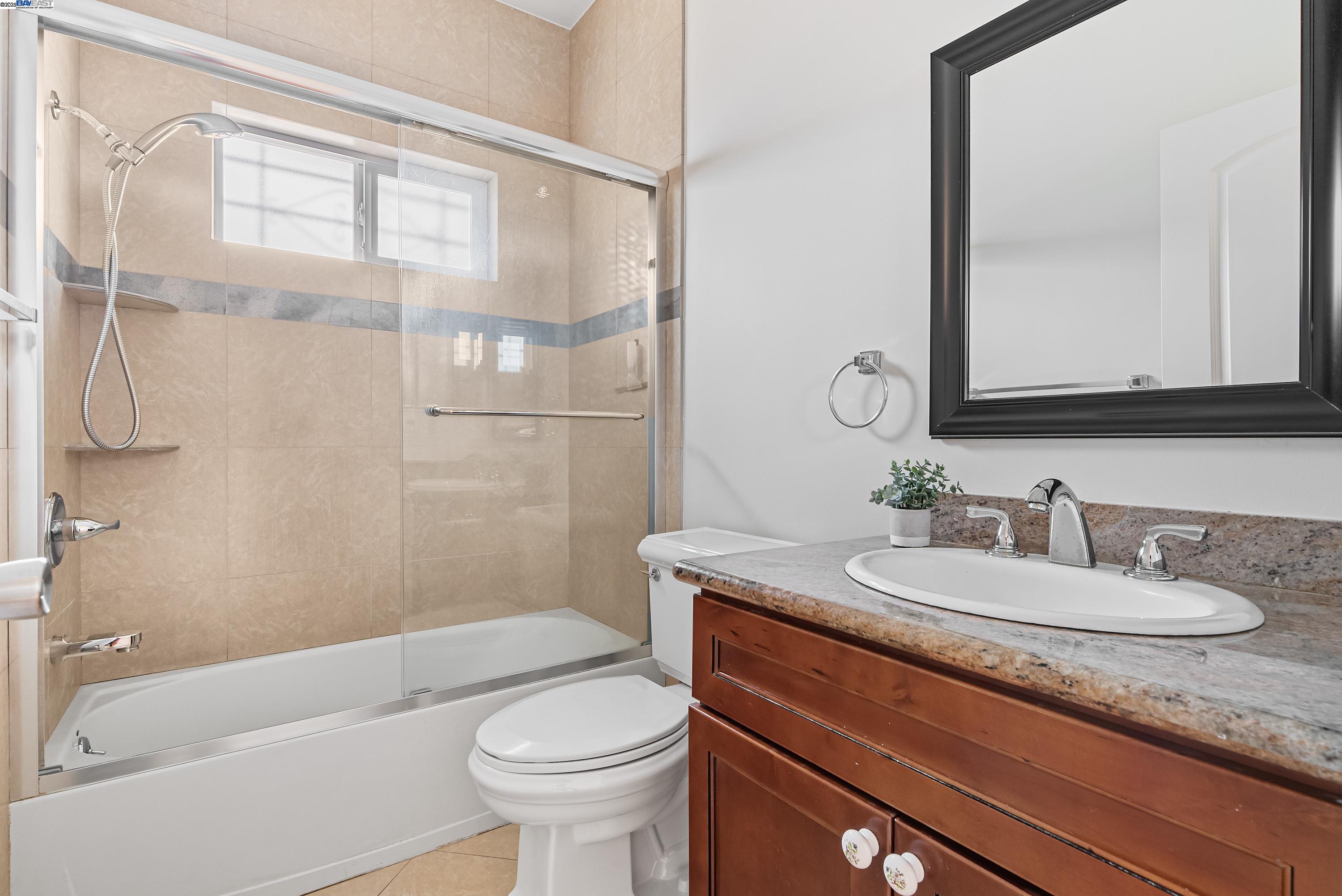 Detail Gallery Image 26 of 42 For 931 E 23rd St, Oakland,  CA 94606 - 3 Beds | 1 Baths