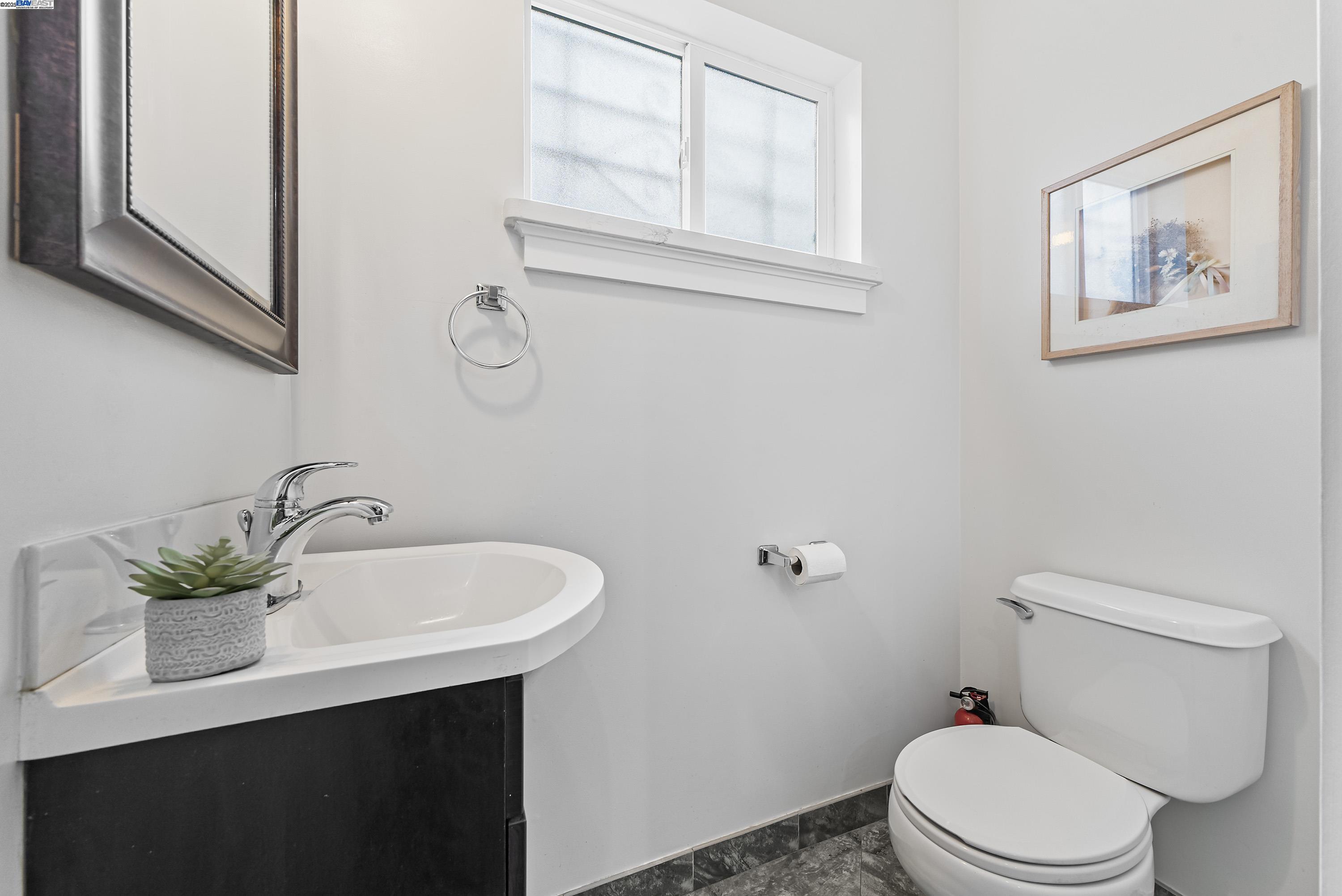 Detail Gallery Image 27 of 42 For 931 E 23rd St, Oakland,  CA 94606 - 3 Beds | 1 Baths