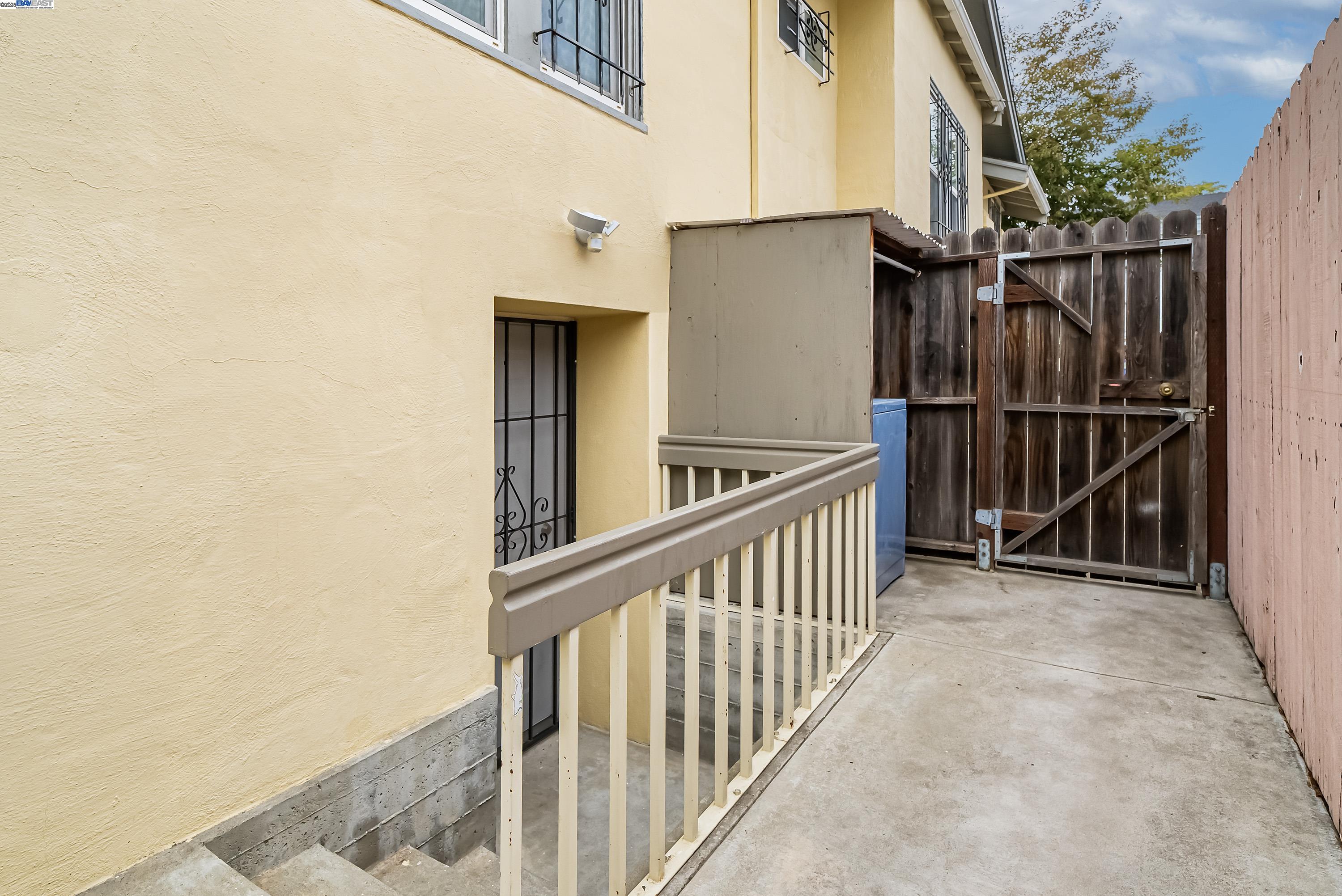 Detail Gallery Image 28 of 42 For 931 E 23rd St, Oakland,  CA 94606 - 3 Beds | 1 Baths
