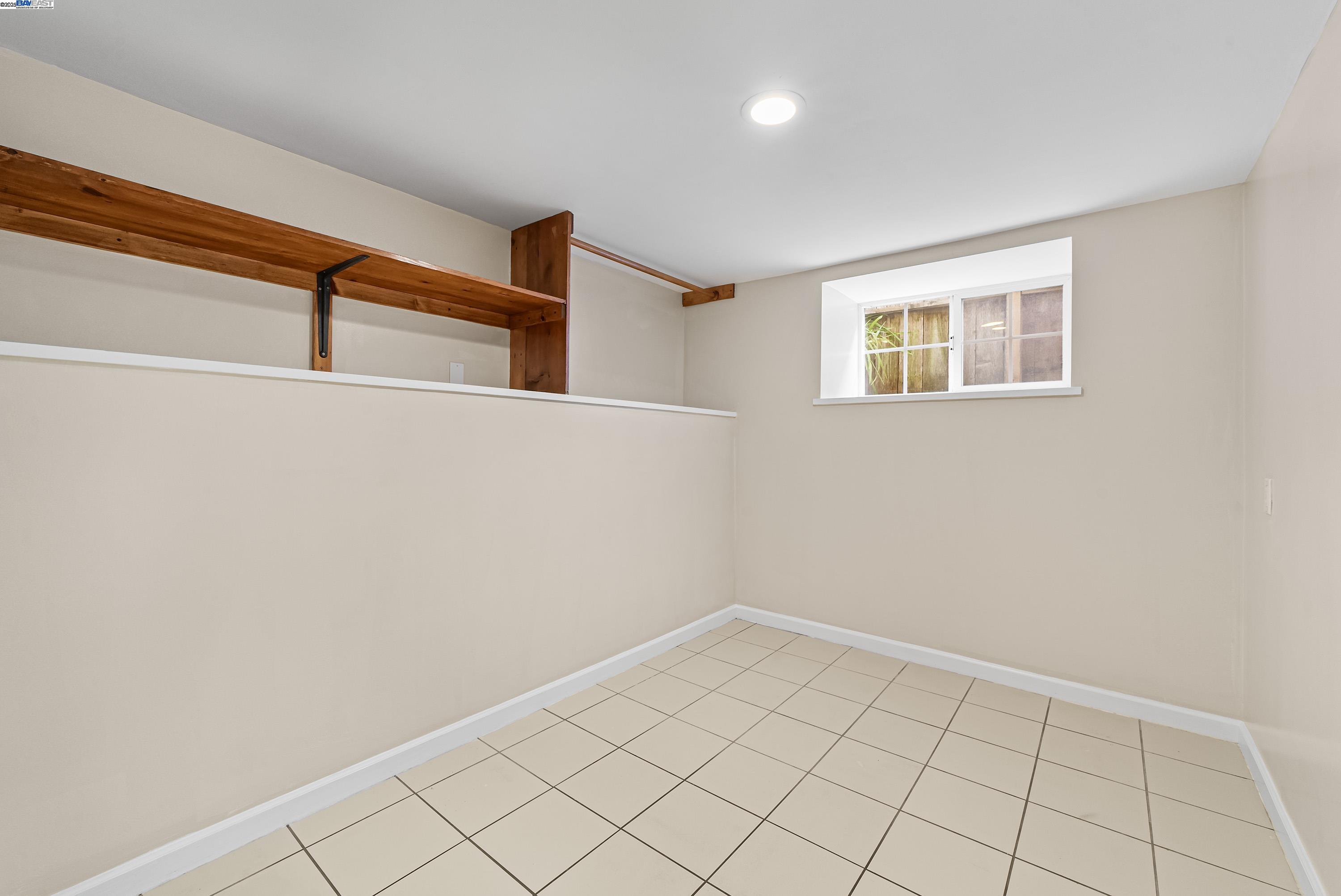 Detail Gallery Image 37 of 42 For 931 E 23rd St, Oakland,  CA 94606 - 3 Beds | 1 Baths