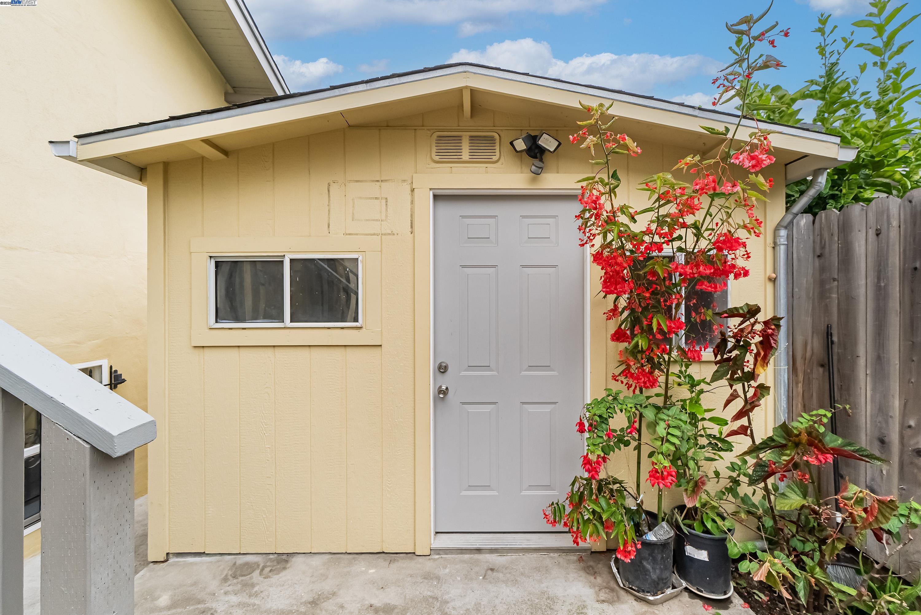 Detail Gallery Image 40 of 42 For 931 E 23rd St, Oakland,  CA 94606 - 3 Beds | 1 Baths