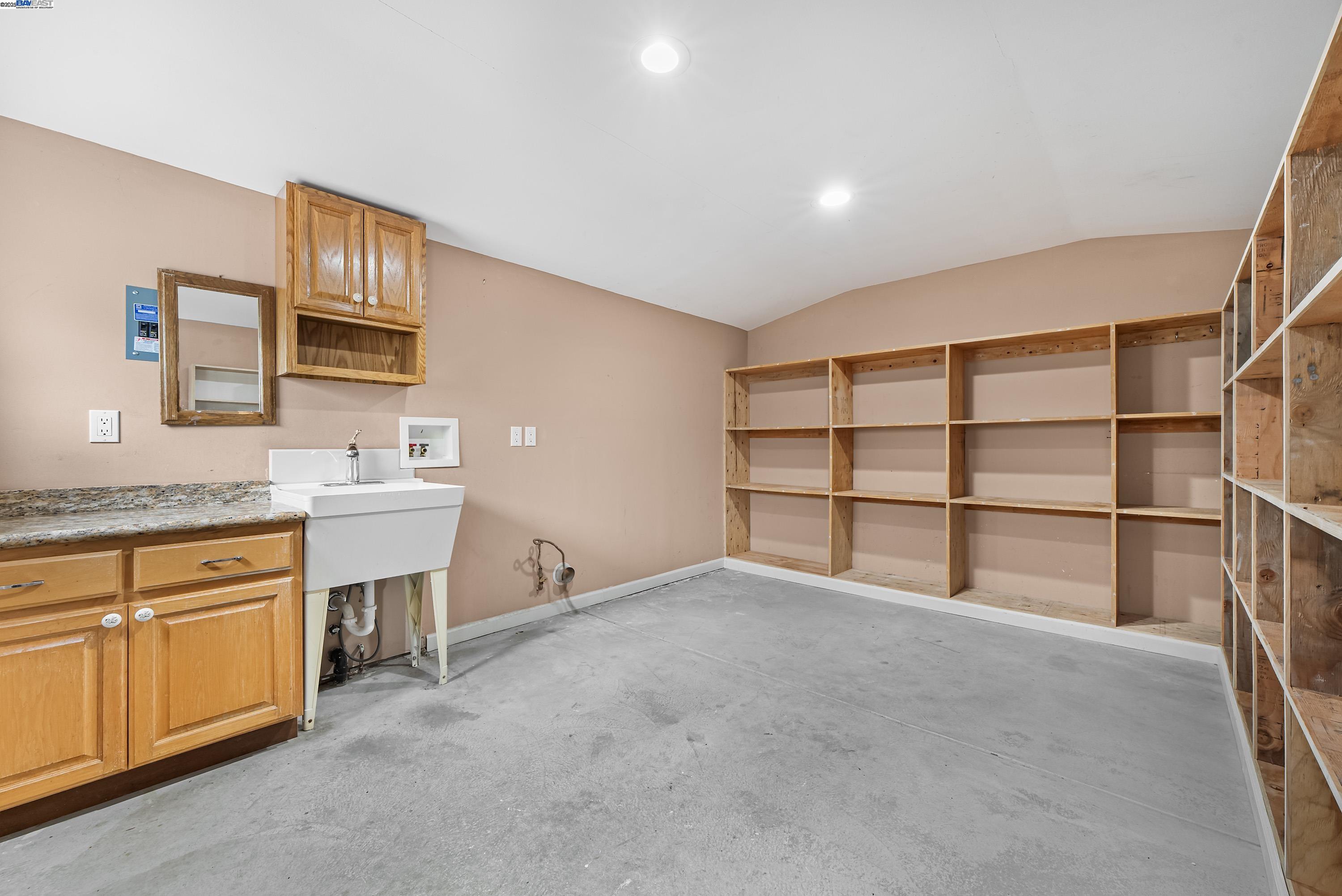 Detail Gallery Image 41 of 42 For 931 E 23rd St, Oakland,  CA 94606 - 3 Beds | 1 Baths
