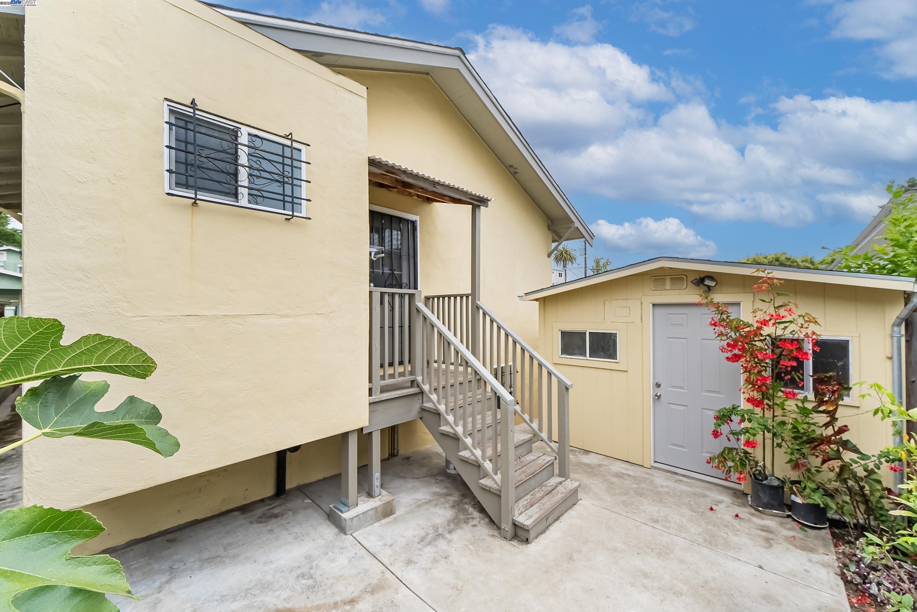 Detail Gallery Image 6 of 42 For 931 E 23rd St, Oakland,  CA 94606 - 3 Beds | 1 Baths