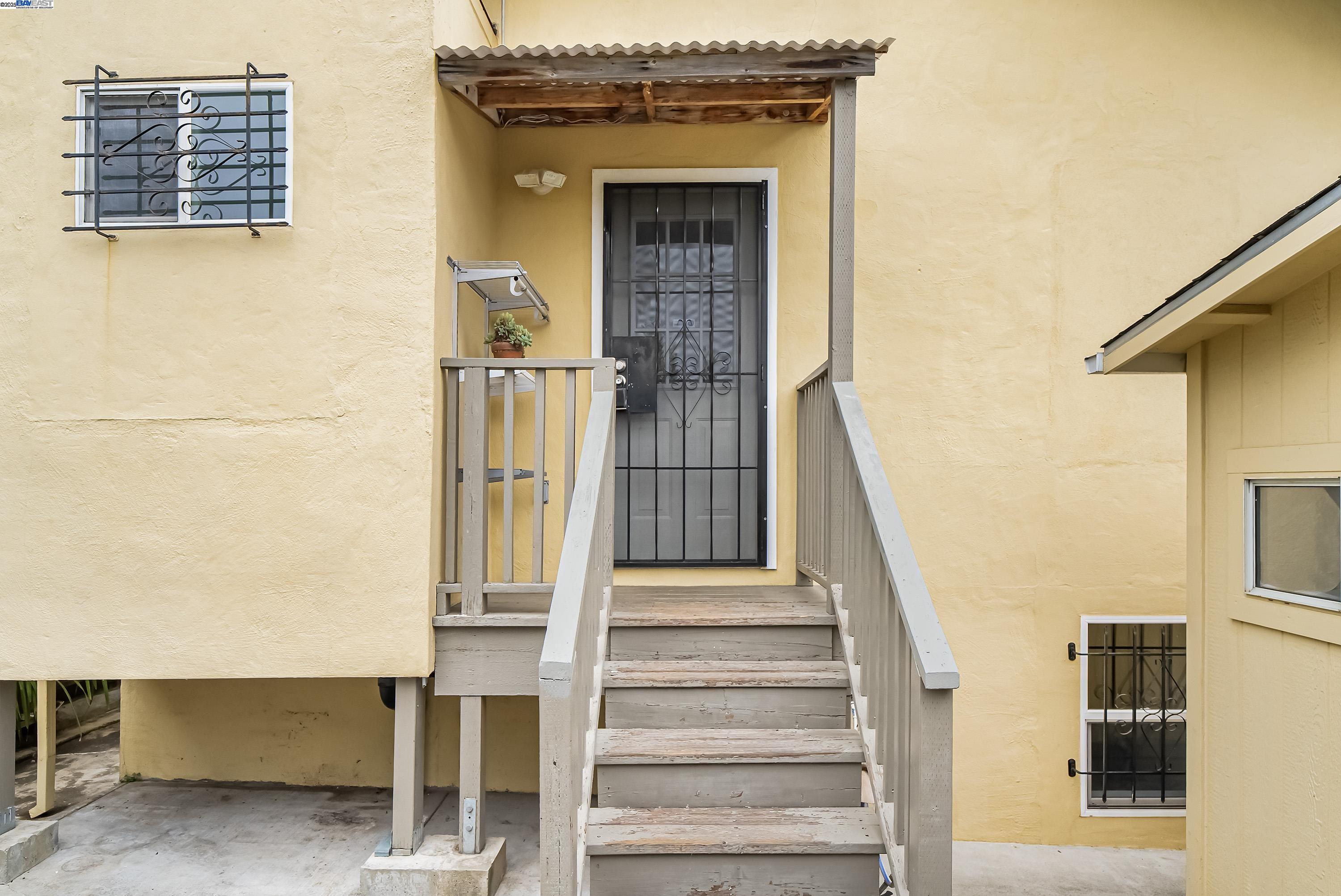 Detail Gallery Image 7 of 42 For 931 E 23rd St, Oakland,  CA 94606 - 3 Beds | 1 Baths