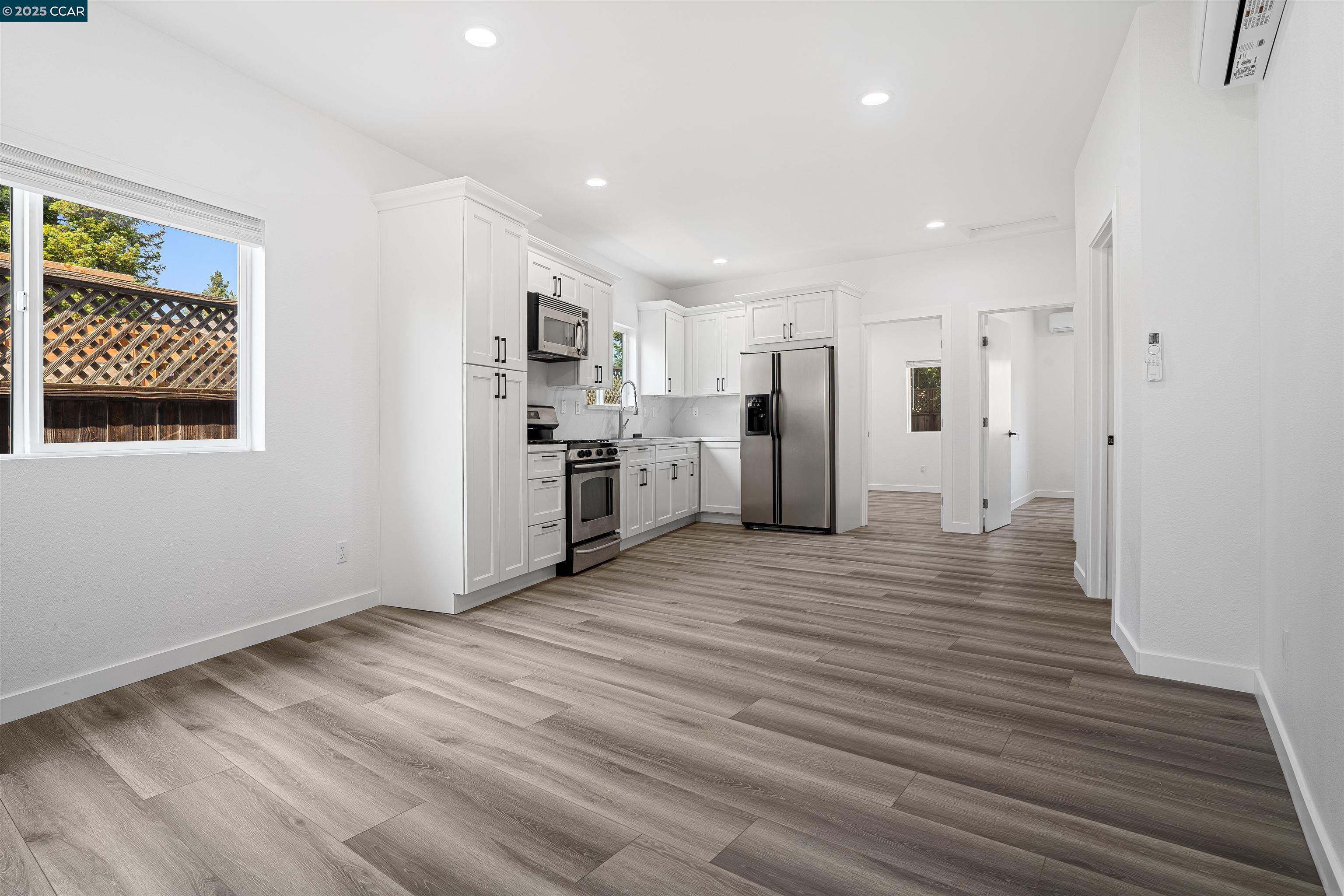 Detail Gallery Image 4 of 18 For 18 Del Sol Ct, Petaluma,  CA 94954 - 2 Beds | 1 Baths