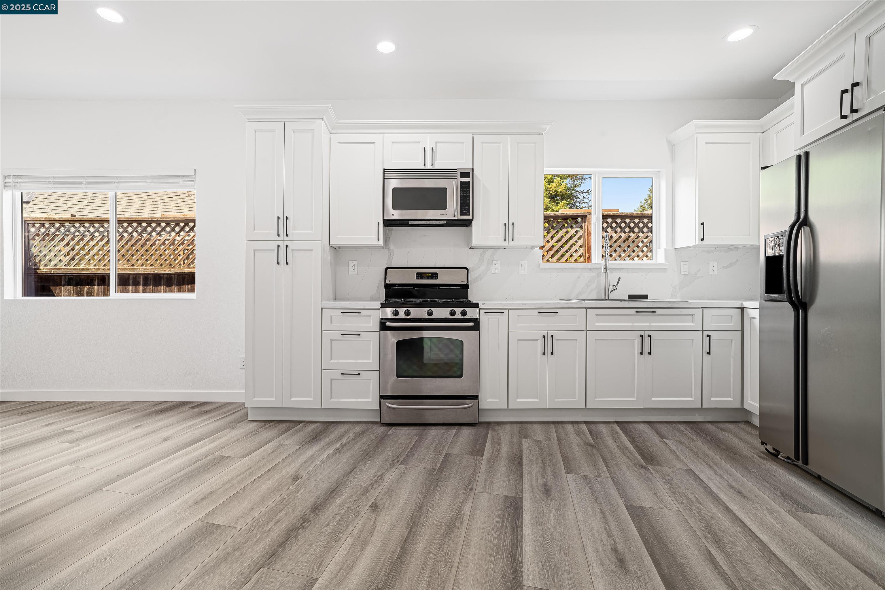 Detail Gallery Image 6 of 18 For 18 Del Sol Ct, Petaluma,  CA 94954 - 2 Beds | 1 Baths