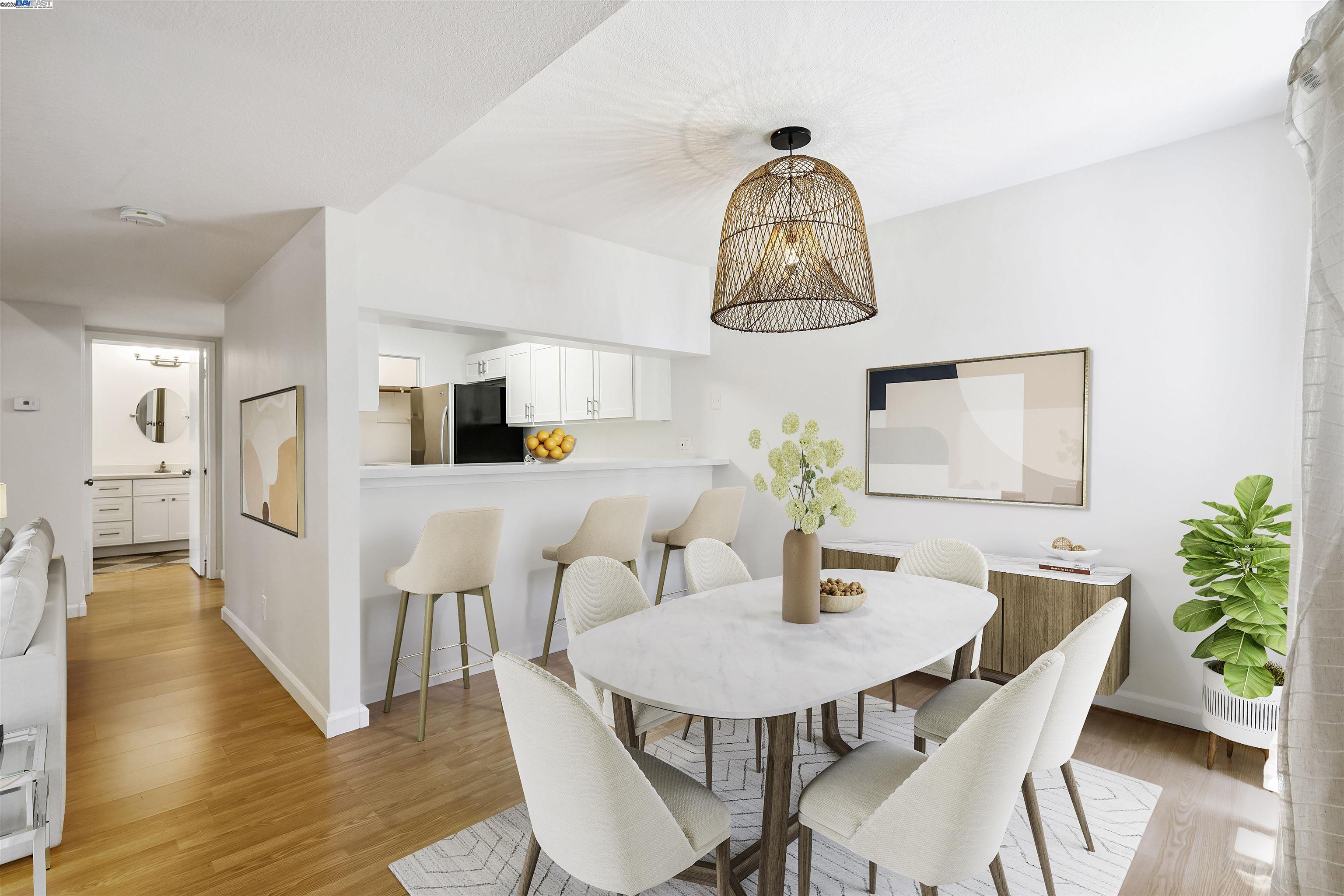 Detail Gallery Image 5 of 27 For 760 Canyon Oaks Dr #D,  Oakland,  CA 94605 - 2 Beds | 2 Baths