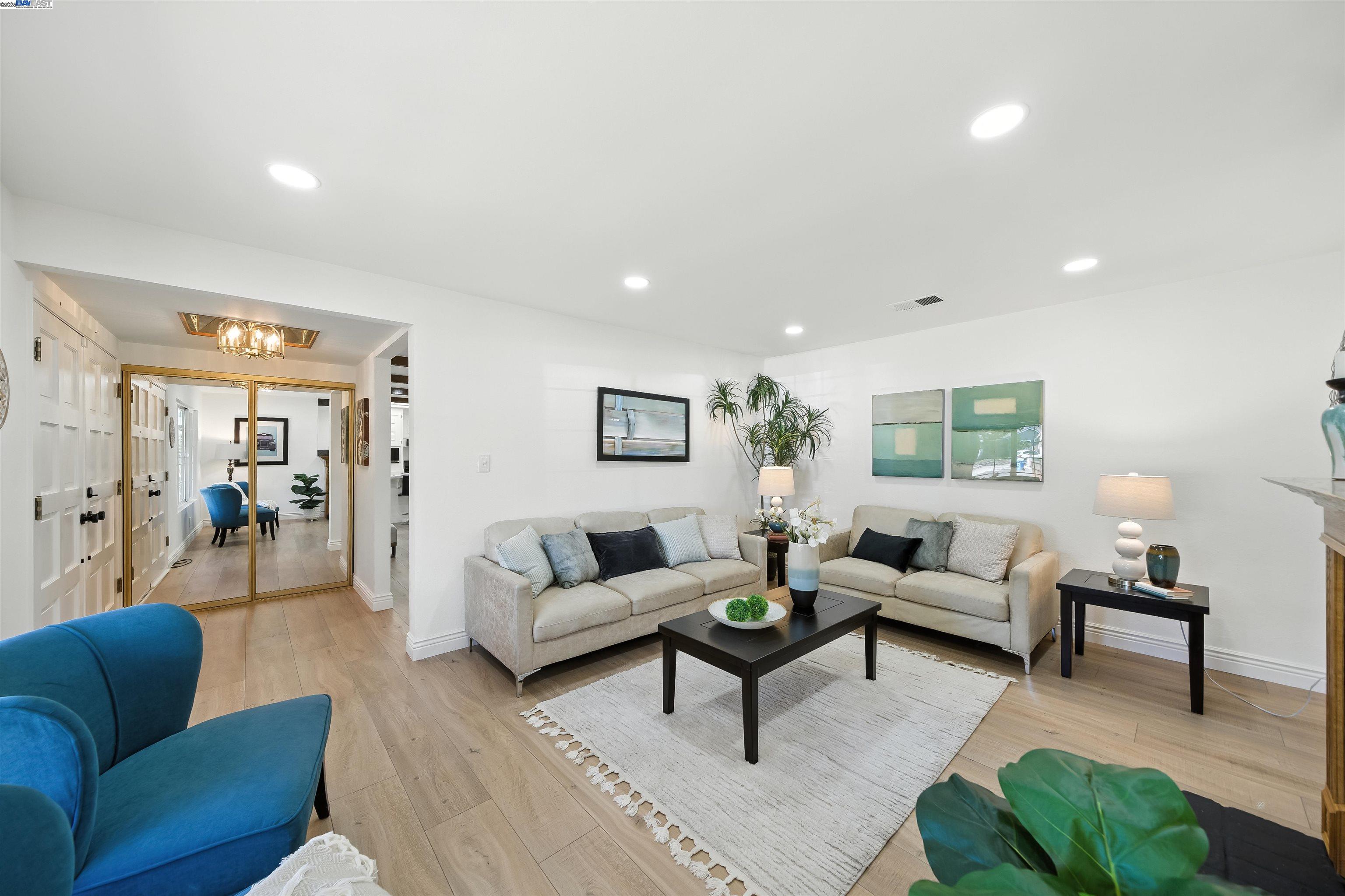 Detail Gallery Image 4 of 37 For 32302 Ruth Ct, Union City,  CA 94587 - 3 Beds | 2 Baths