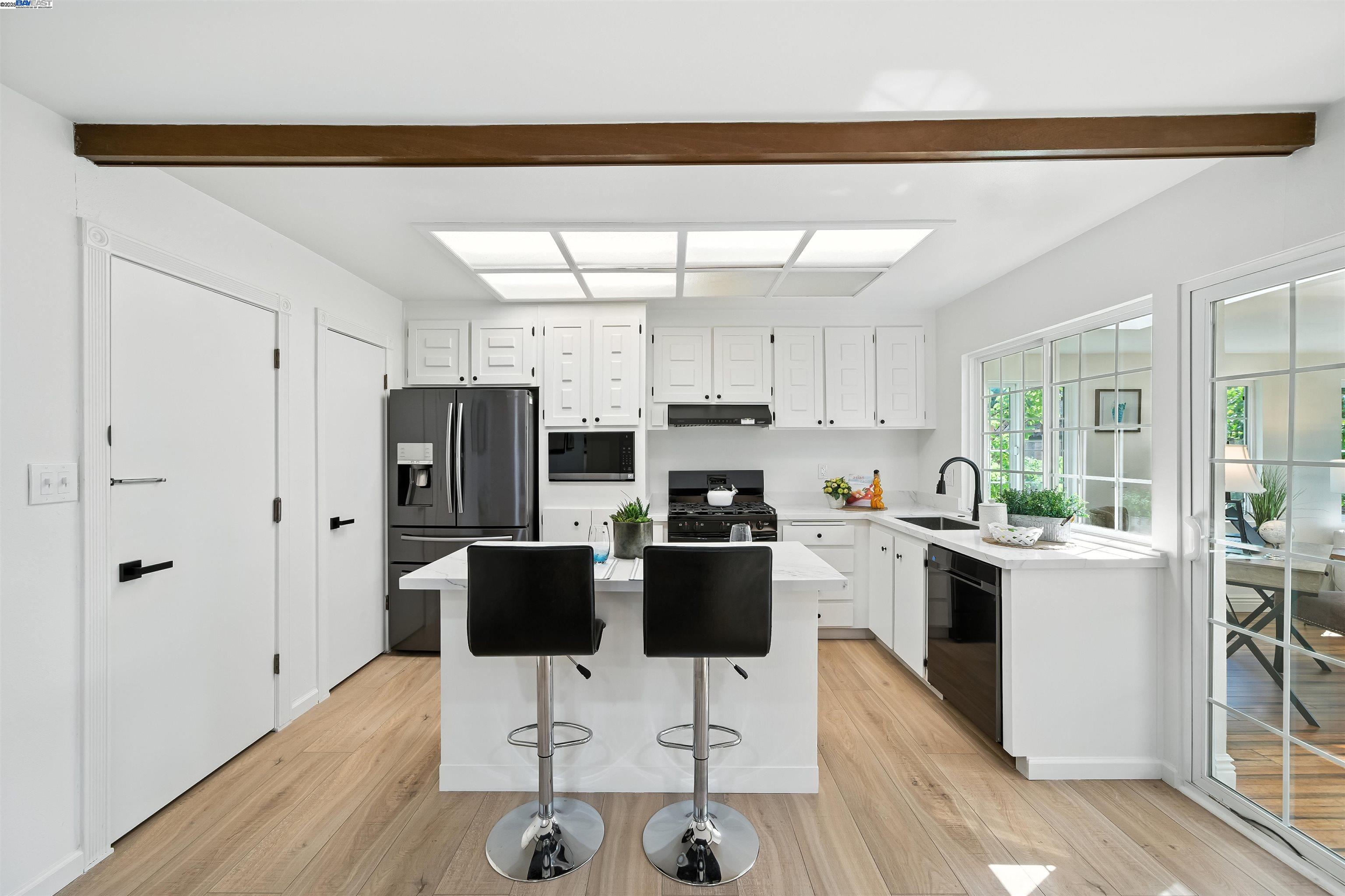 Detail Gallery Image 5 of 37 For 32302 Ruth Ct, Union City,  CA 94587 - 3 Beds | 2 Baths