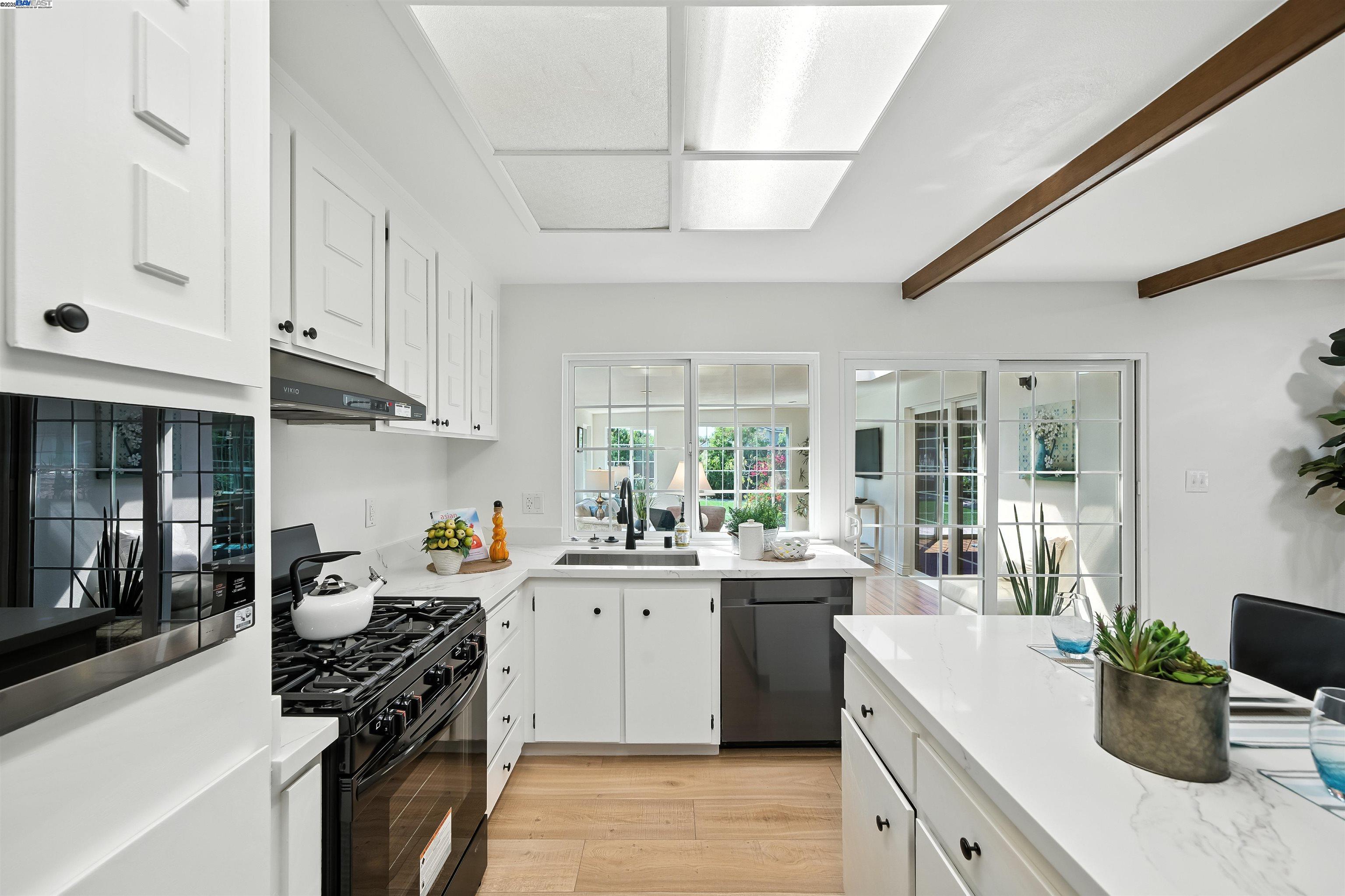 Detail Gallery Image 7 of 37 For 32302 Ruth Ct, Union City,  CA 94587 - 3 Beds | 2 Baths