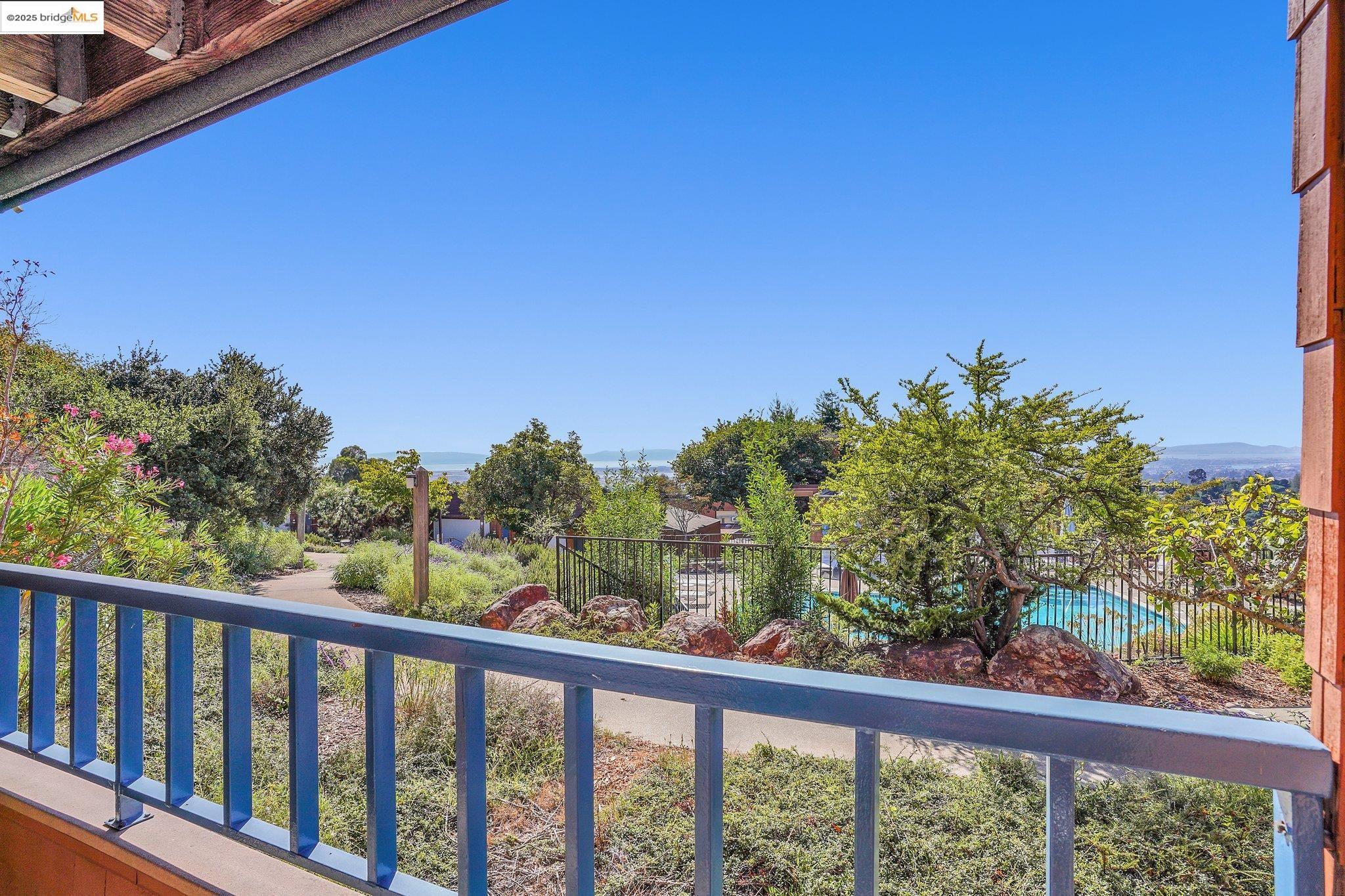 Detail Gallery Image 2 of 59 For 57 Sereno Cir, Oakland,  CA 94619 - 2 Beds | 2 Baths