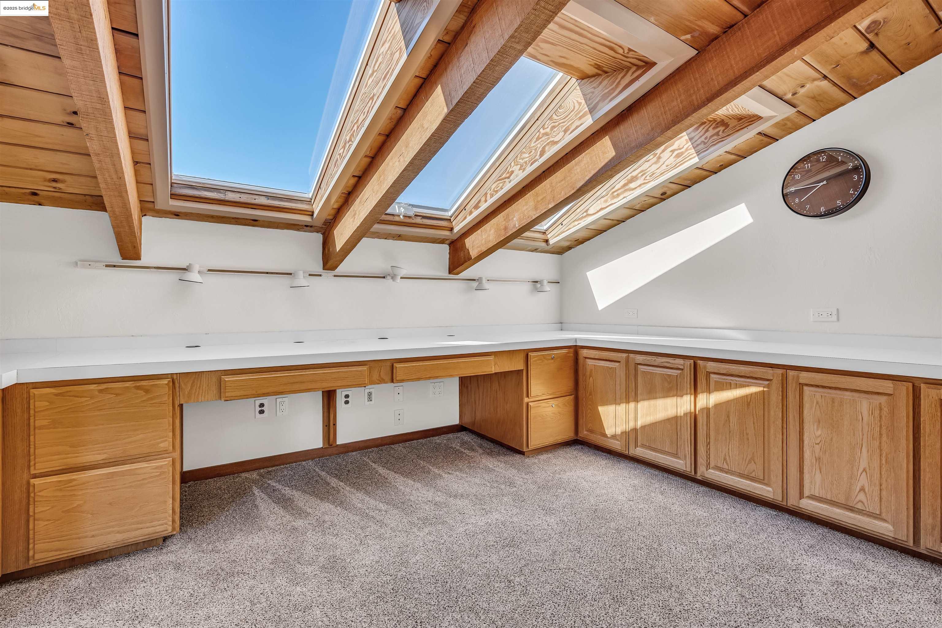 Detail Gallery Image 18 of 59 For 57 Sereno Cir, Oakland,  CA 94619 - 2 Beds | 2 Baths