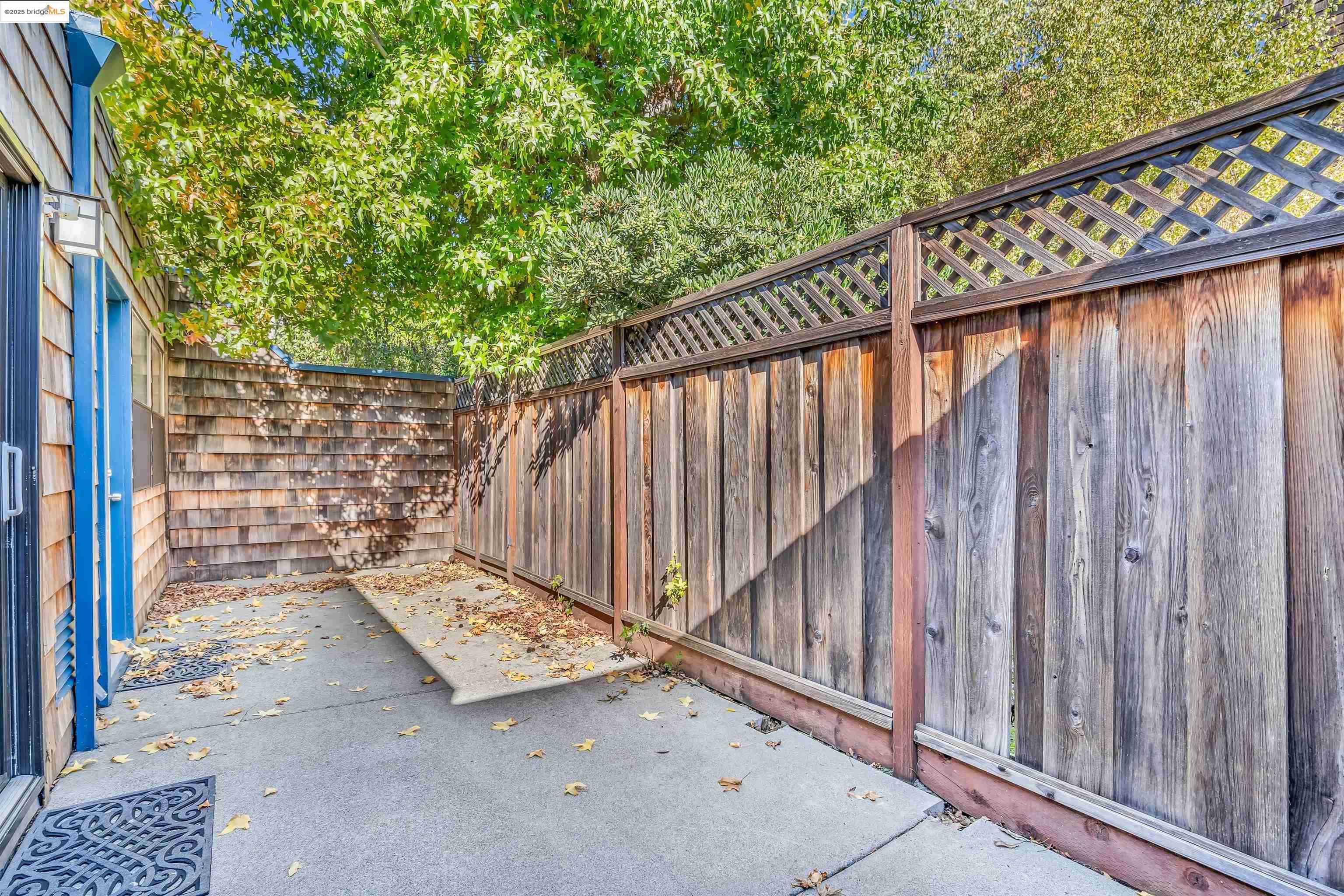 Detail Gallery Image 30 of 59 For 57 Sereno Cir, Oakland,  CA 94619 - 2 Beds | 2 Baths