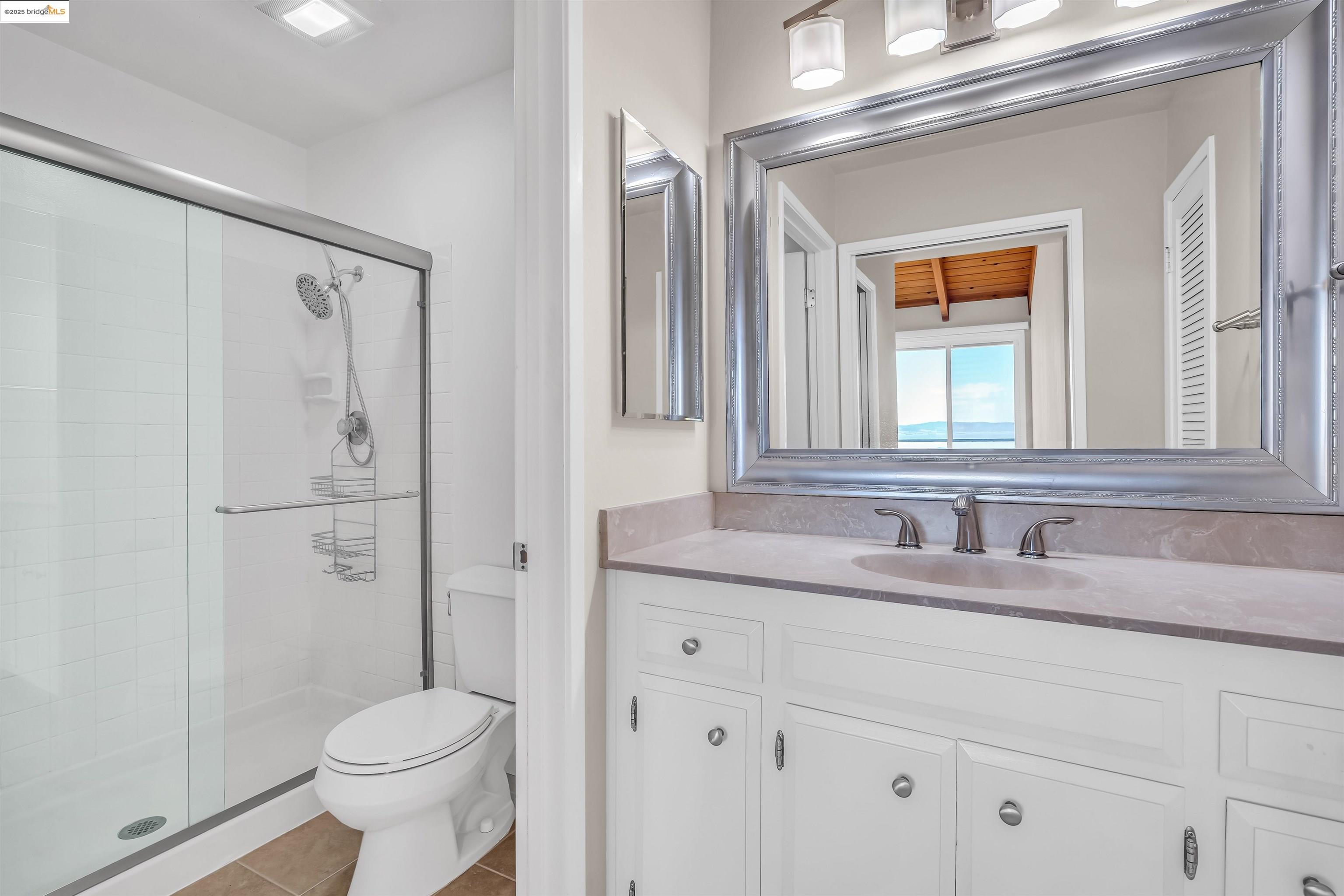 Detail Gallery Image 43 of 59 For 57 Sereno Cir, Oakland,  CA 94619 - 2 Beds | 2 Baths