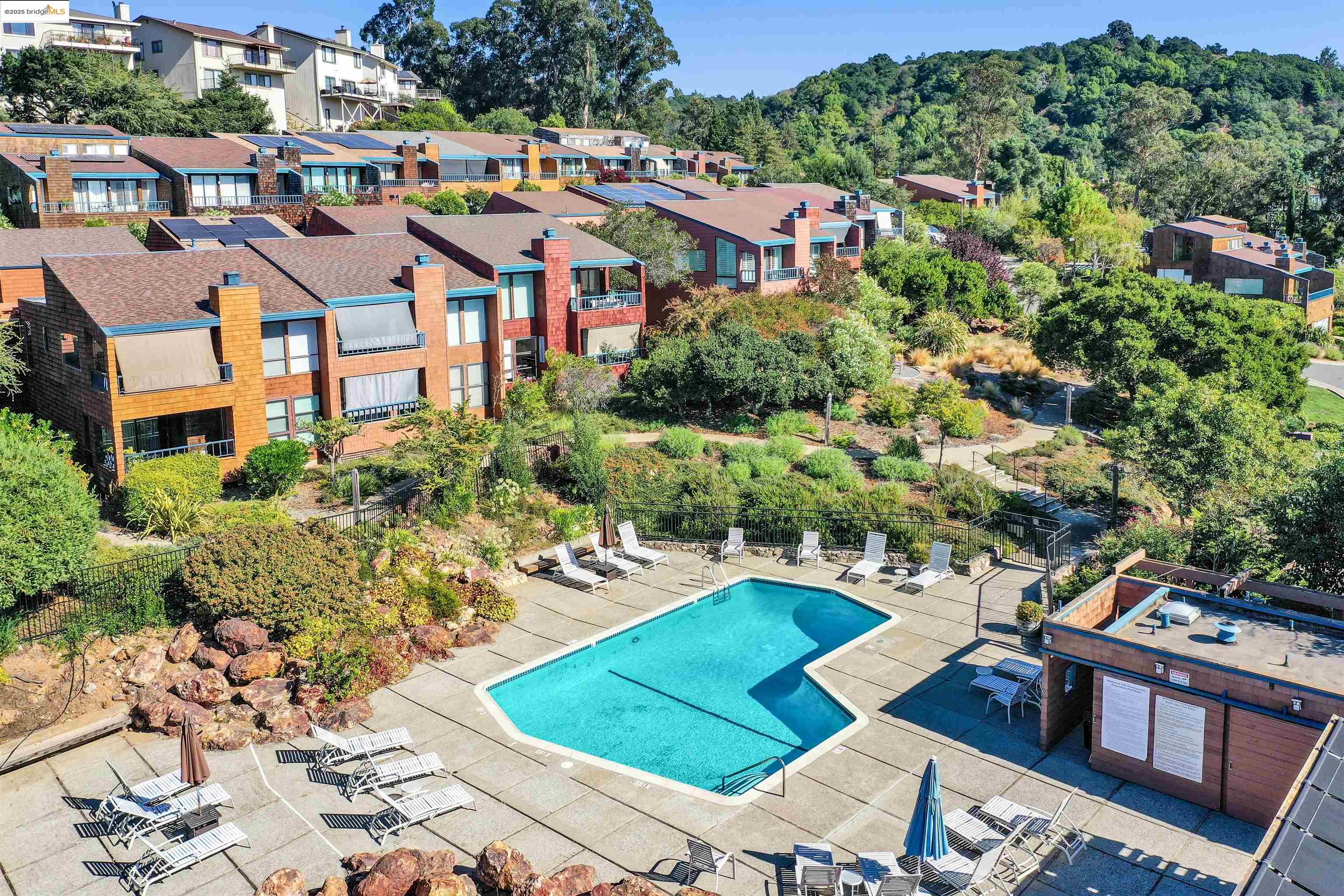 Detail Gallery Image 54 of 59 For 57 Sereno Cir, Oakland,  CA 94619 - 2 Beds | 2 Baths