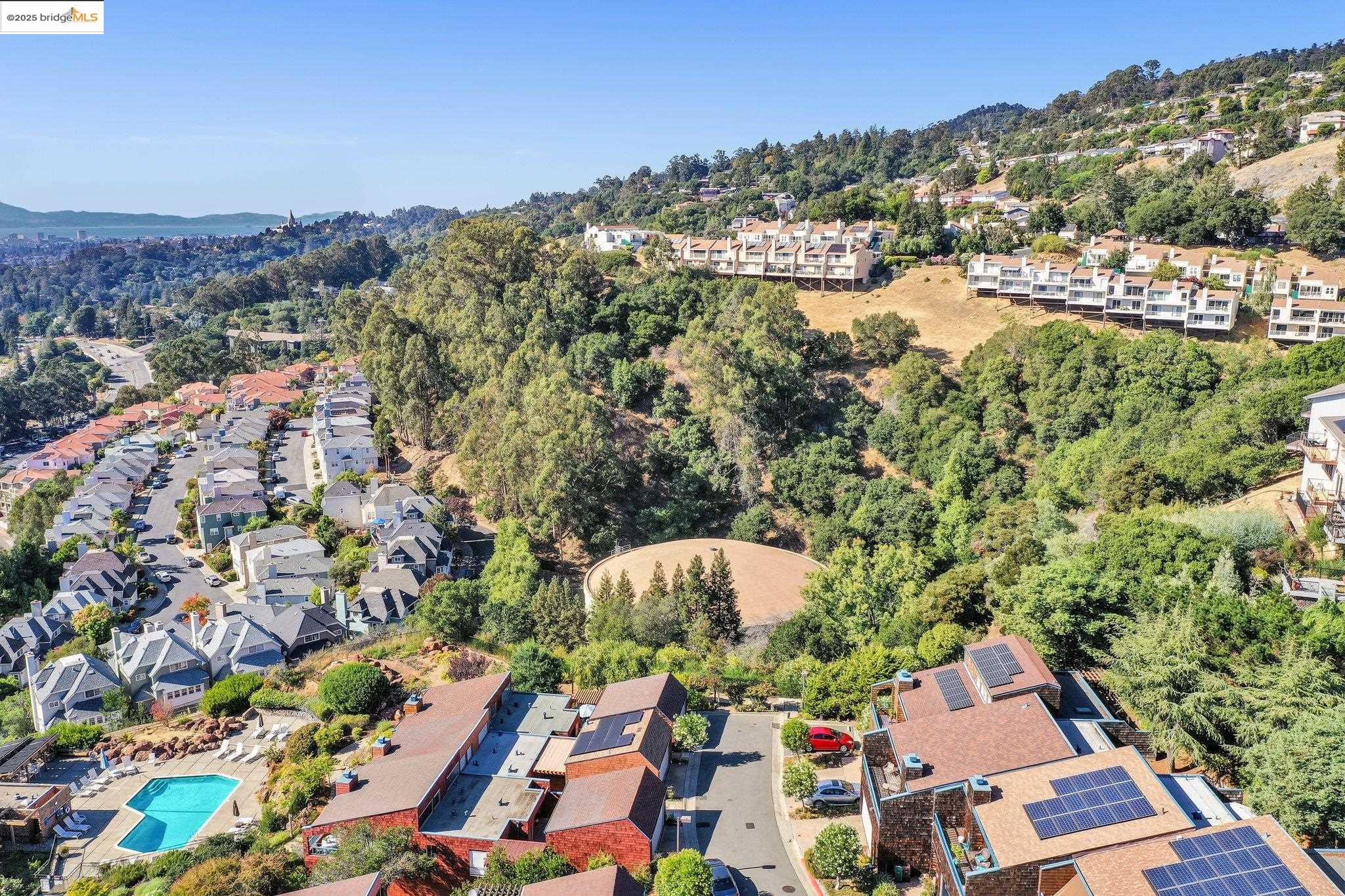 Detail Gallery Image 57 of 59 For 57 Sereno Cir, Oakland,  CA 94619 - 2 Beds | 2 Baths