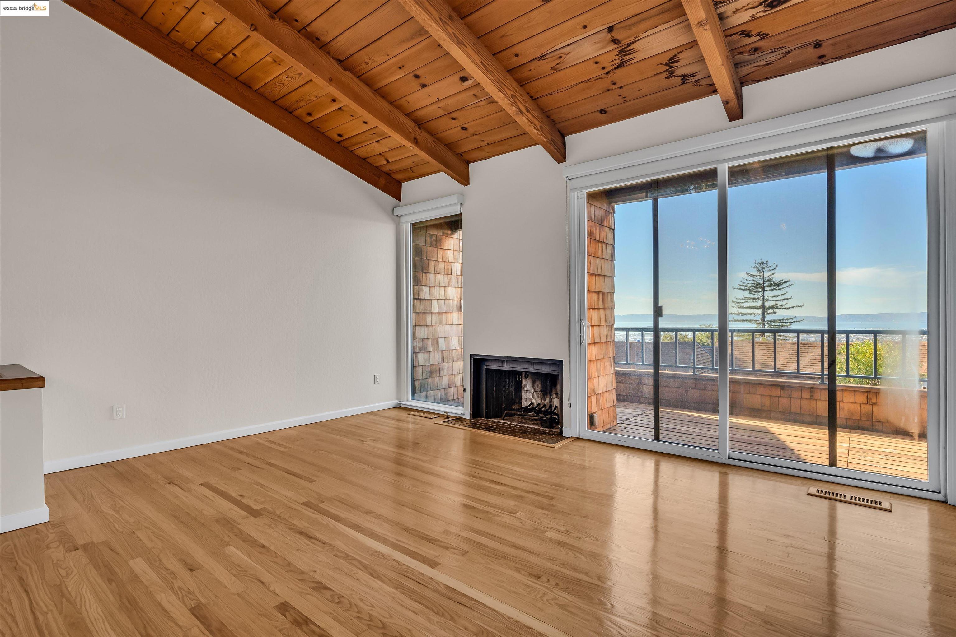 Detail Gallery Image 7 of 59 For 57 Sereno Cir, Oakland,  CA 94619 - 2 Beds | 2 Baths