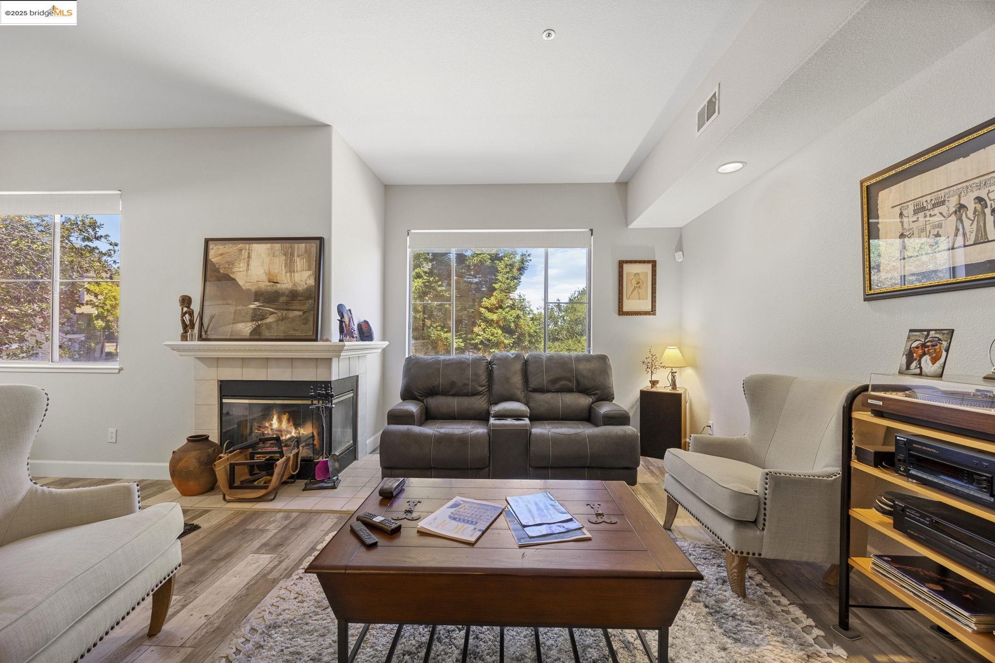 Detail Gallery Image 11 of 33 For 2151 Brandywine Pl, Hayward,  CA 94542-1145 - 3 Beds | 2/1 Baths