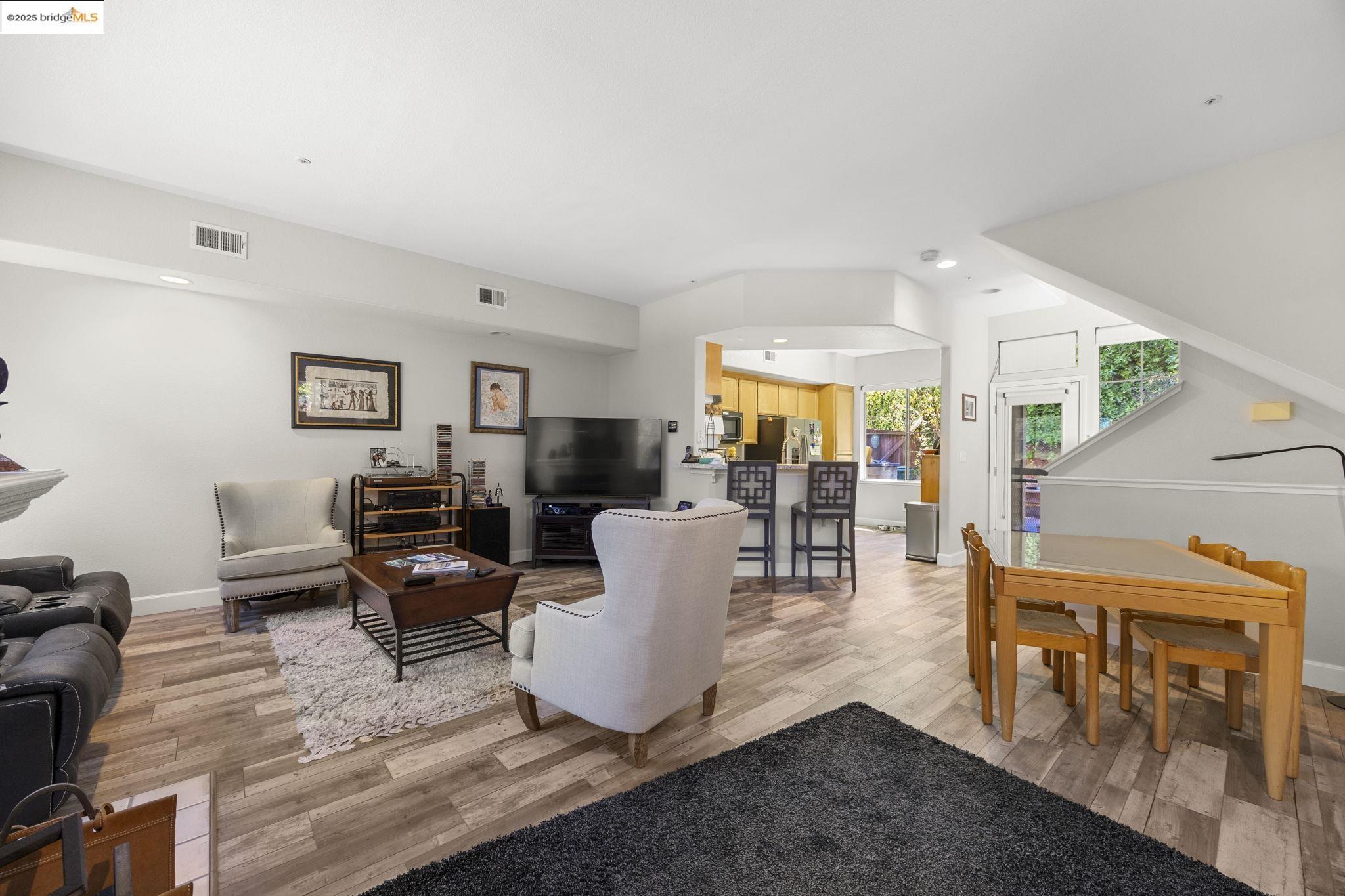 Detail Gallery Image 12 of 33 For 2151 Brandywine Pl, Hayward,  CA 94542-1145 - 3 Beds | 2/1 Baths