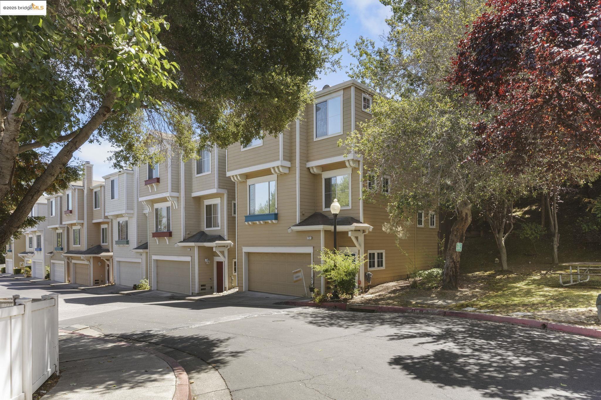 Detail Gallery Image 7 of 33 For 2151 Brandywine Pl, Hayward,  CA 94542-1145 - 3 Beds | 2/1 Baths
