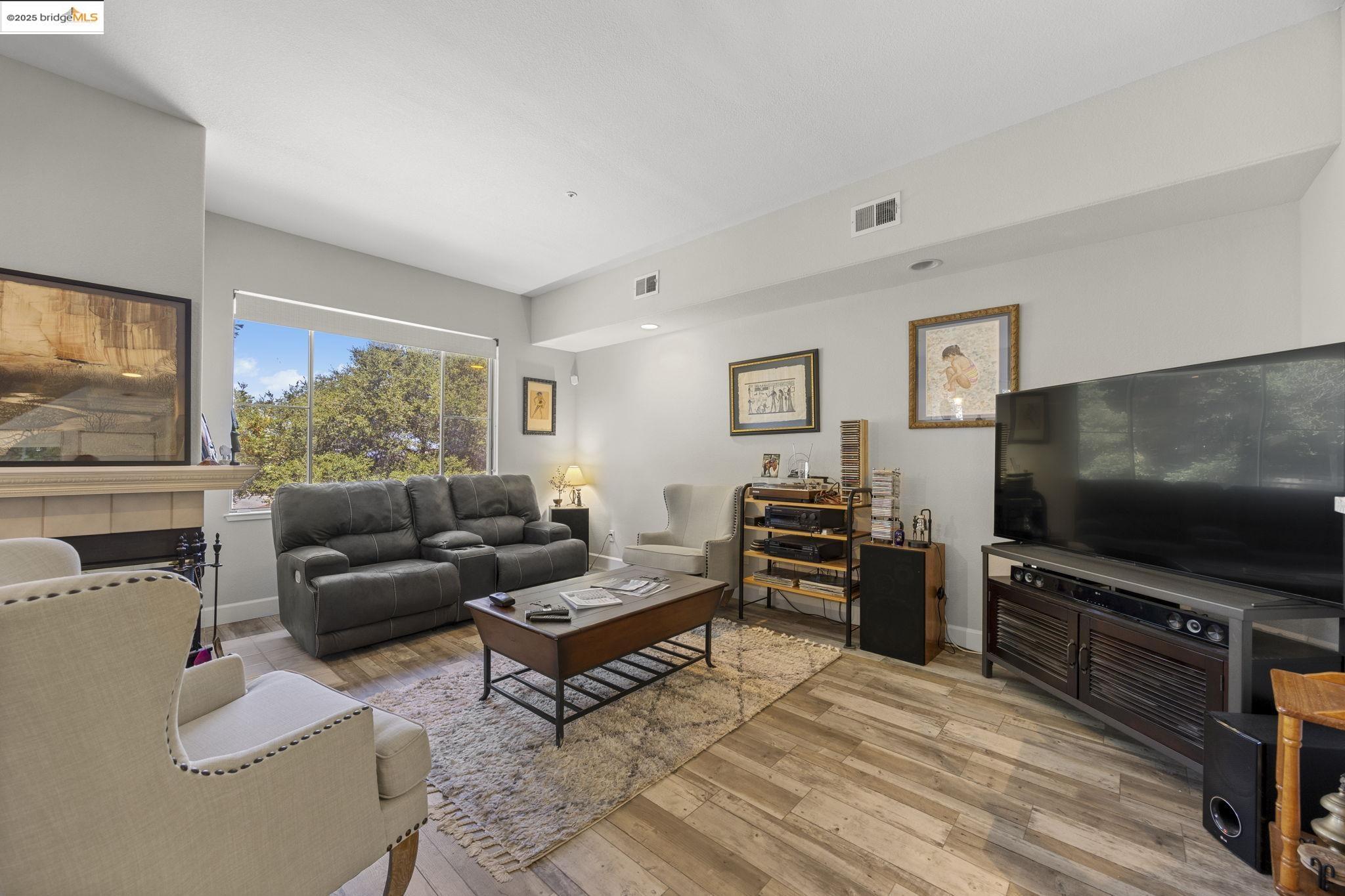 Detail Gallery Image 9 of 33 For 2151 Brandywine Pl, Hayward,  CA 94542-1145 - 3 Beds | 2/1 Baths