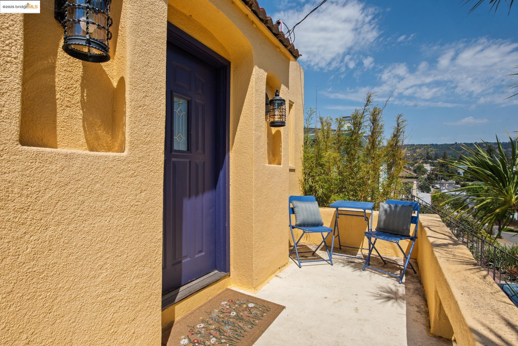 Detail Gallery Image 2 of 28 For 2721 Best Ave., Oakland,  CA 94619 - 2 Beds | 1 Baths