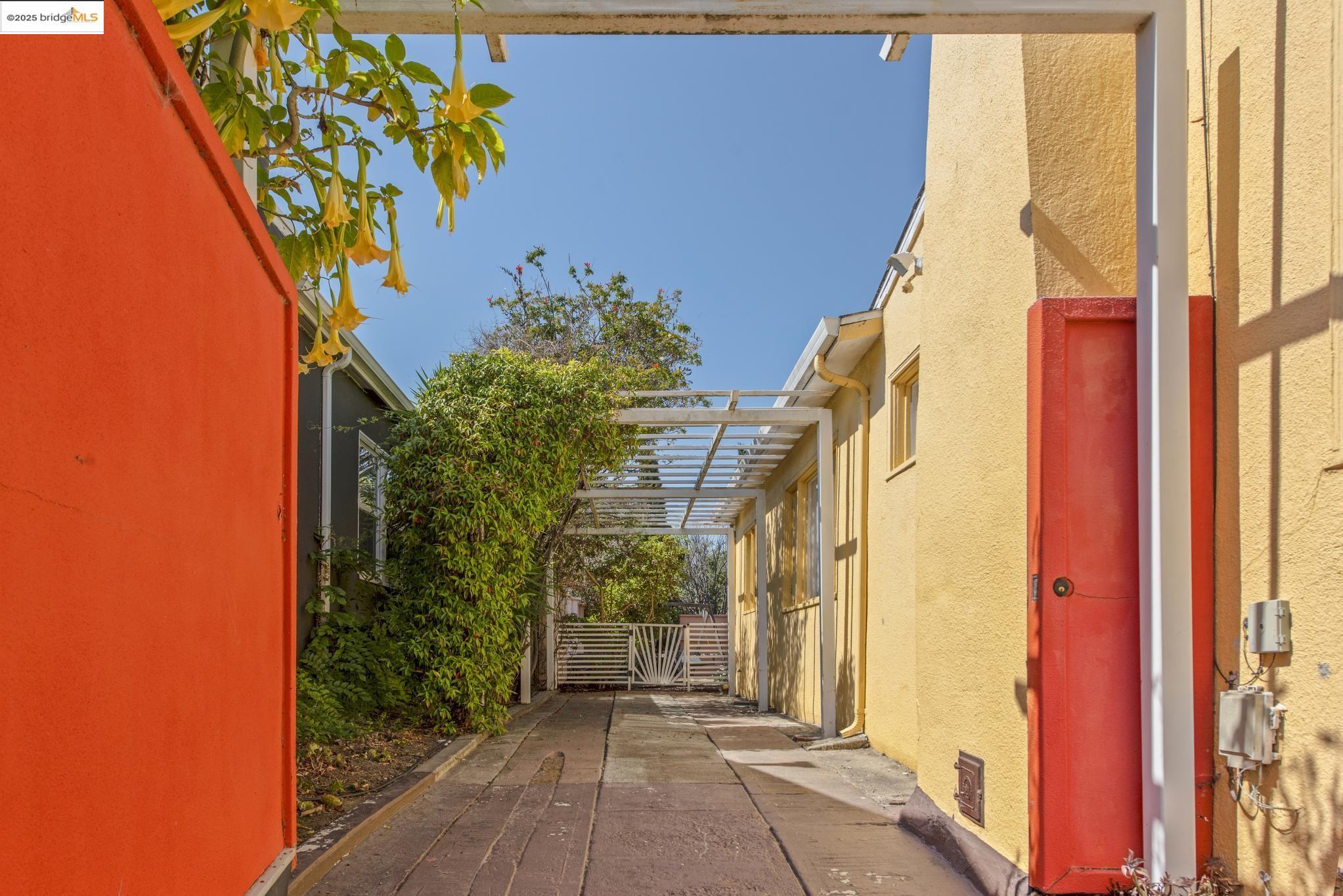 Detail Gallery Image 27 of 28 For 2721 Best Ave., Oakland,  CA 94619 - 2 Beds | 1 Baths