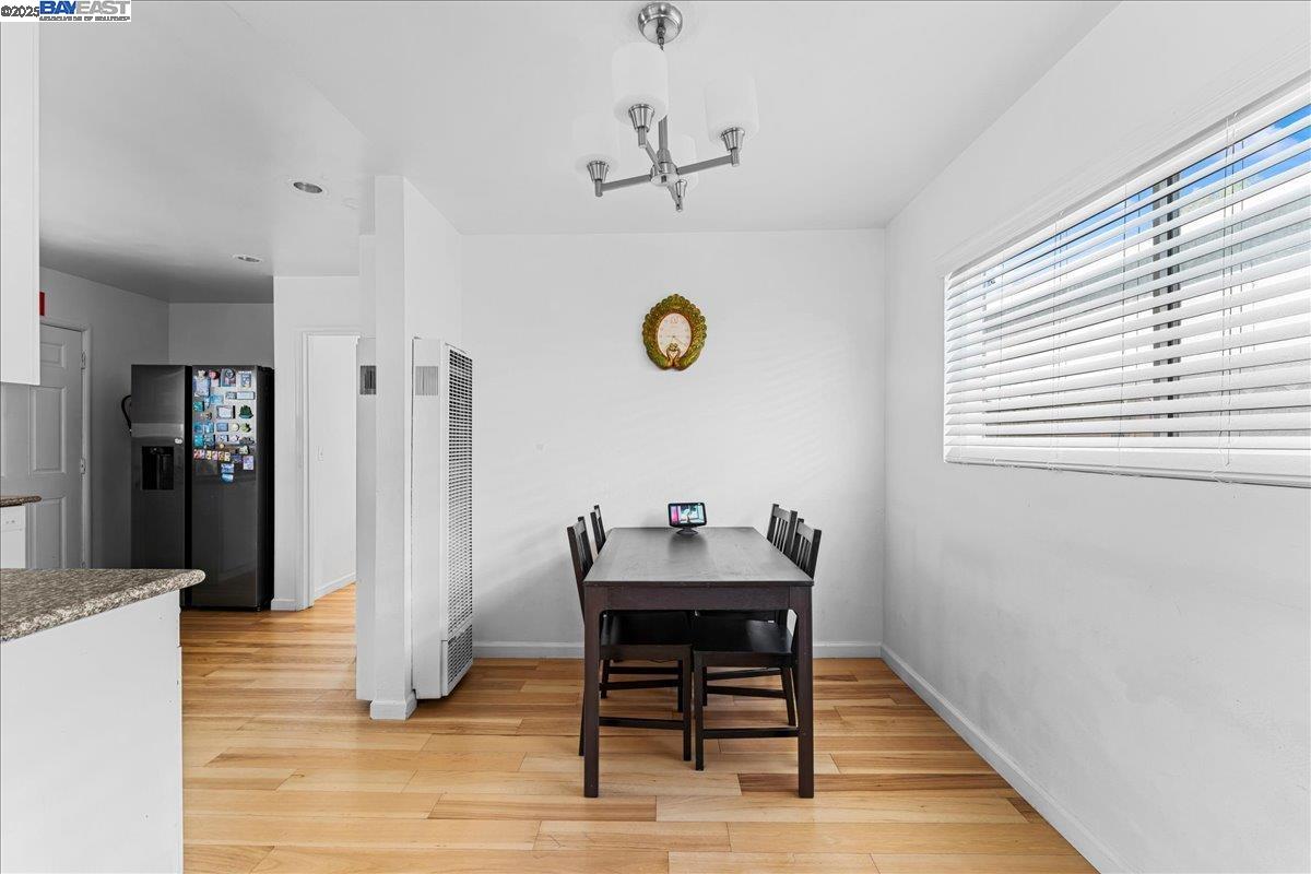 Detail Gallery Image 19 of 33 For 5121 Burlingame Ave, Richmond,  CA 94804 - 3 Beds | 1 Baths