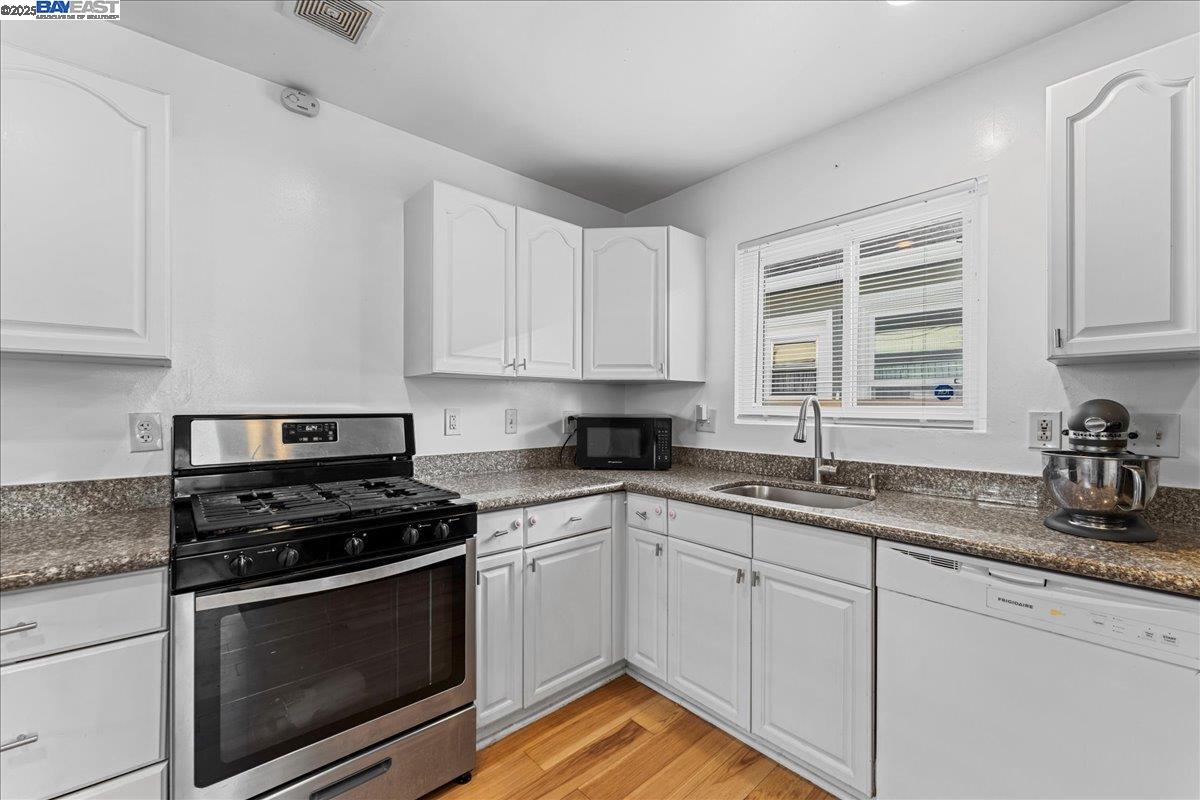 Detail Gallery Image 21 of 33 For 5121 Burlingame Ave, Richmond,  CA 94804 - 3 Beds | 1 Baths