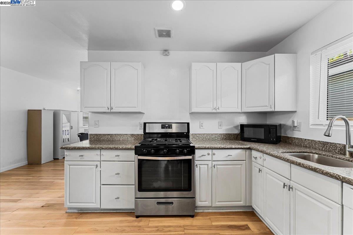 Detail Gallery Image 22 of 33 For 5121 Burlingame Ave, Richmond,  CA 94804 - 3 Beds | 1 Baths