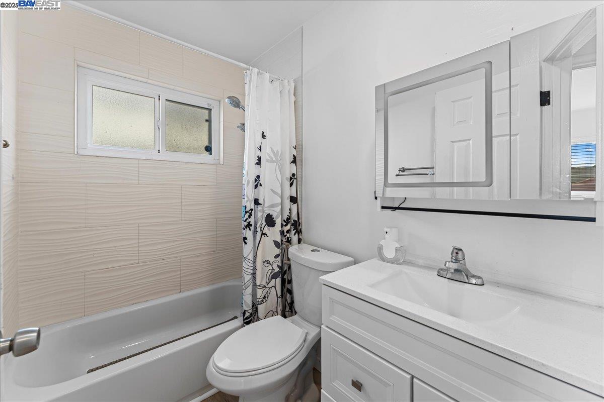 Detail Gallery Image 25 of 33 For 5121 Burlingame Ave, Richmond,  CA 94804 - 3 Beds | 1 Baths
