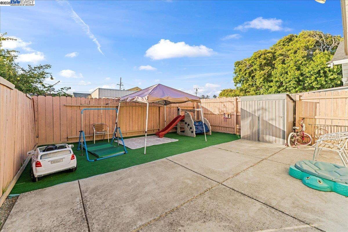 Detail Gallery Image 31 of 33 For 5121 Burlingame Ave, Richmond,  CA 94804 - 3 Beds | 1 Baths