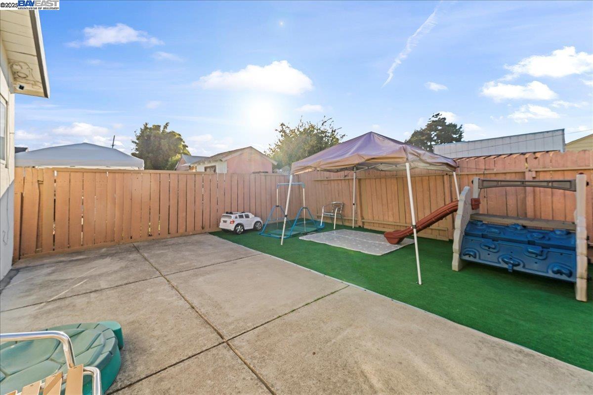 Detail Gallery Image 32 of 33 For 5121 Burlingame Ave, Richmond,  CA 94804 - 3 Beds | 1 Baths