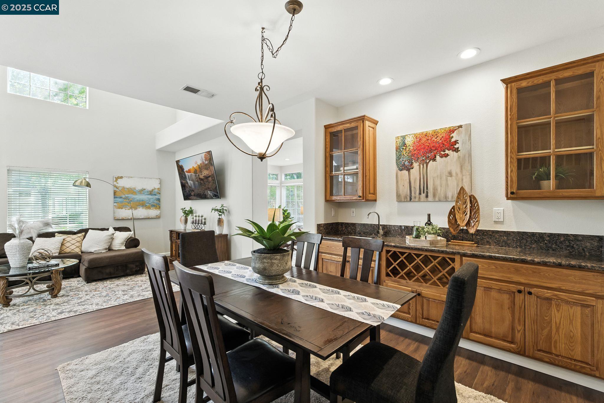 Detail Gallery Image 3 of 32 For 89 Amberfield Ln, Danville,  CA 94506 - 3 Beds | 2/1 Baths
