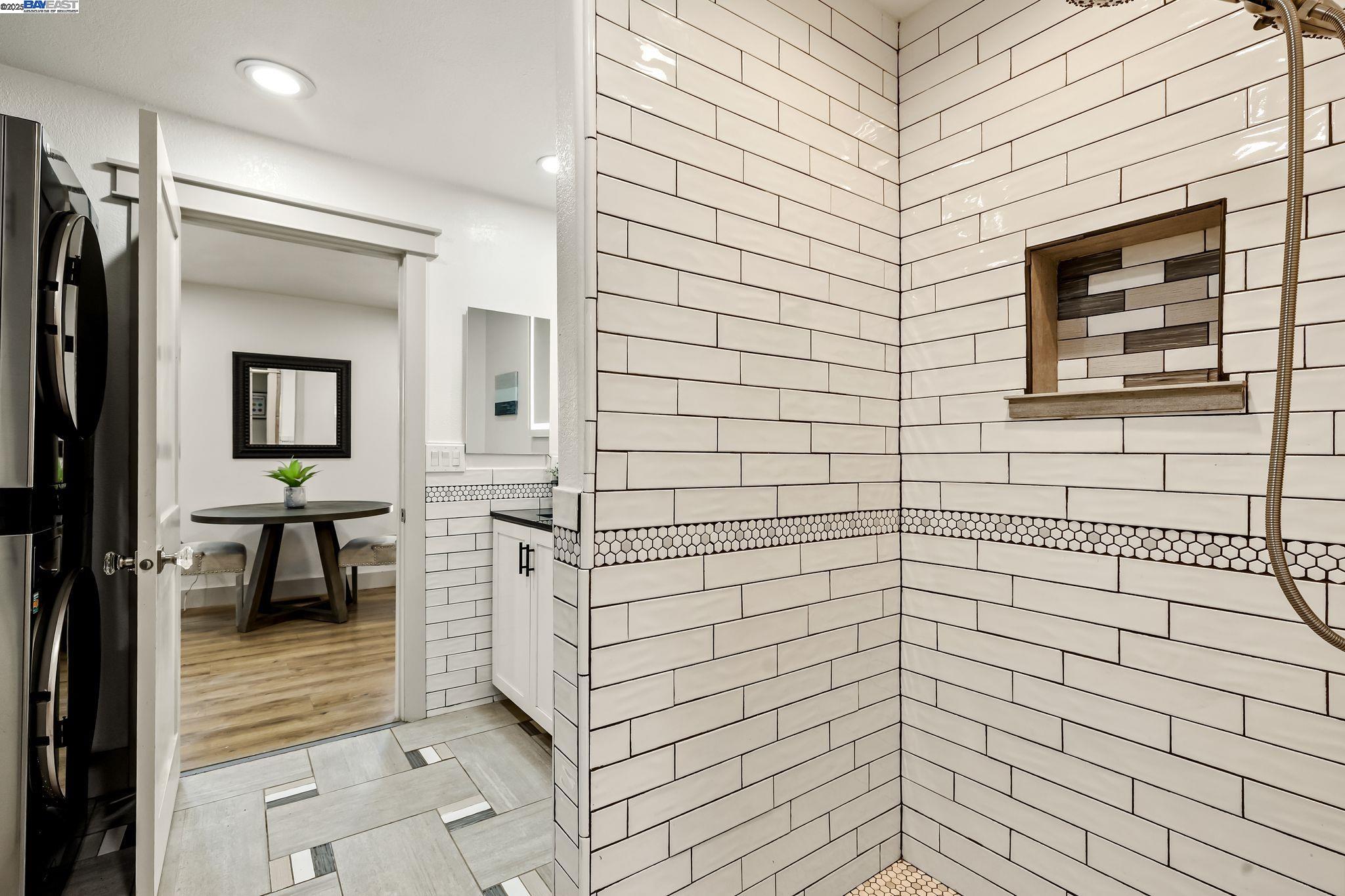 Detail Gallery Image 13 of 48 For 2141 Pomona, Martinez,  CA 94553 - 3 Beds | 2 Baths