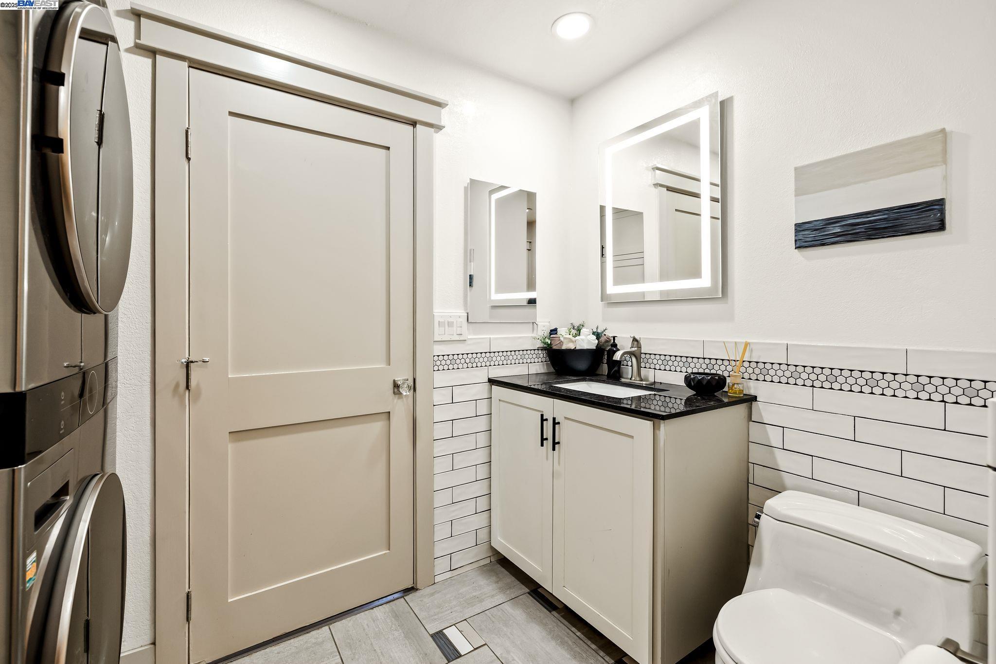 Detail Gallery Image 14 of 48 For 2141 Pomona, Martinez,  CA 94553 - 3 Beds | 2 Baths