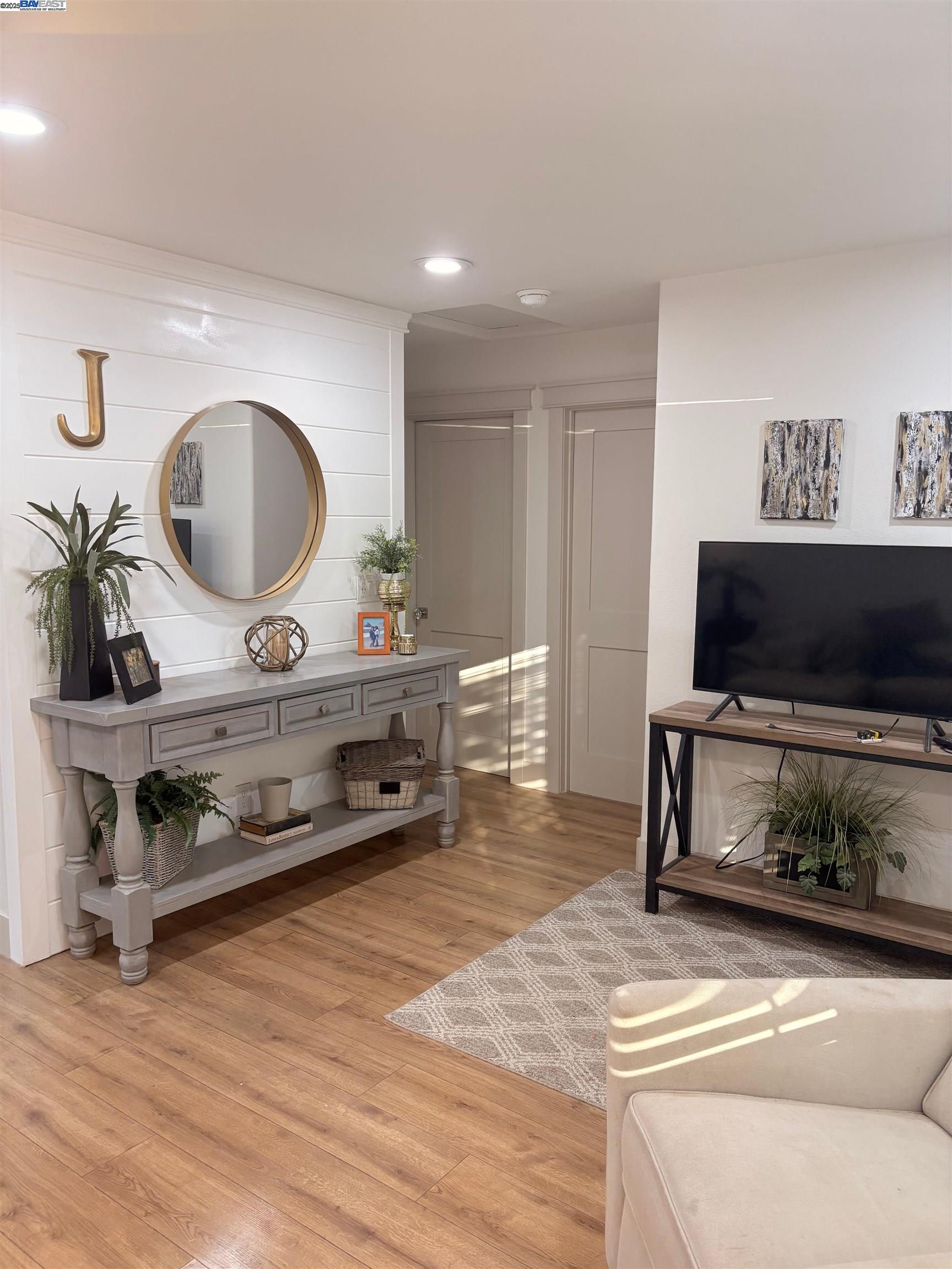 Detail Gallery Image 3 of 48 For 2141 Pomona, Martinez,  CA 94553 - 3 Beds | 2 Baths