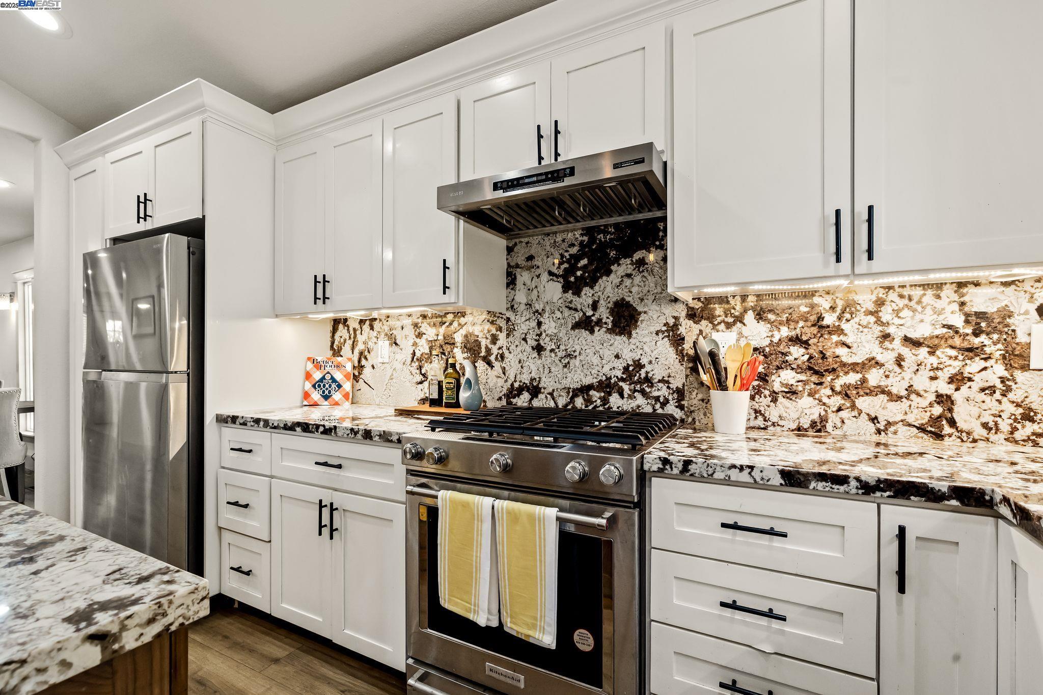 Detail Gallery Image 24 of 48 For 2141 Pomona, Martinez,  CA 94553 - 3 Beds | 2 Baths