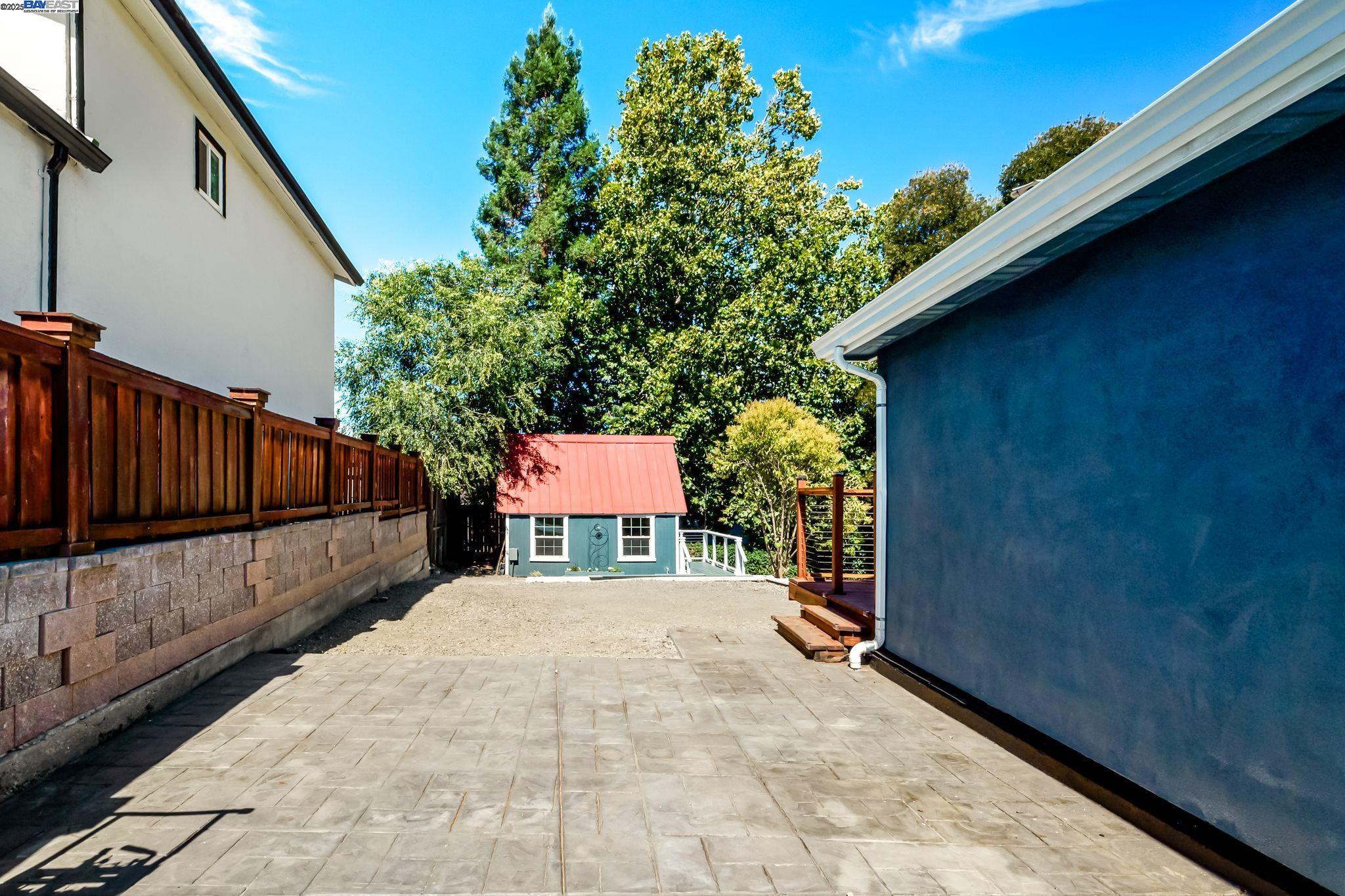 Detail Gallery Image 33 of 48 For 2141 Pomona, Martinez,  CA 94553 - 3 Beds | 2 Baths