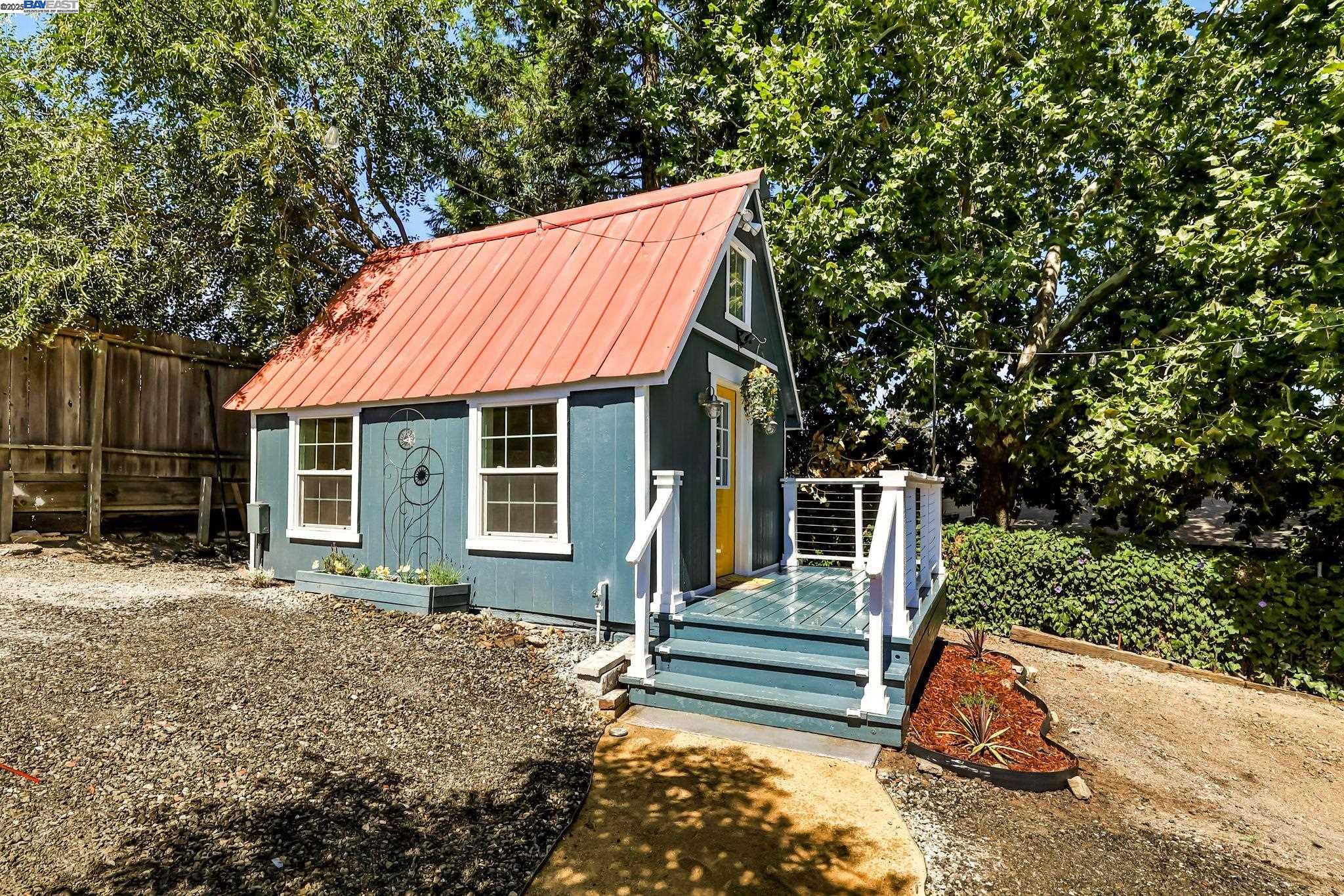 Detail Gallery Image 38 of 48 For 2141 Pomona, Martinez,  CA 94553 - 3 Beds | 2 Baths