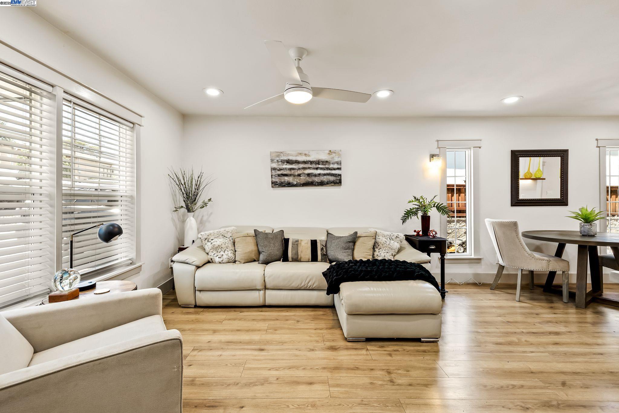Detail Gallery Image 6 of 48 For 2141 Pomona, Martinez,  CA 94553 - 3 Beds | 2 Baths