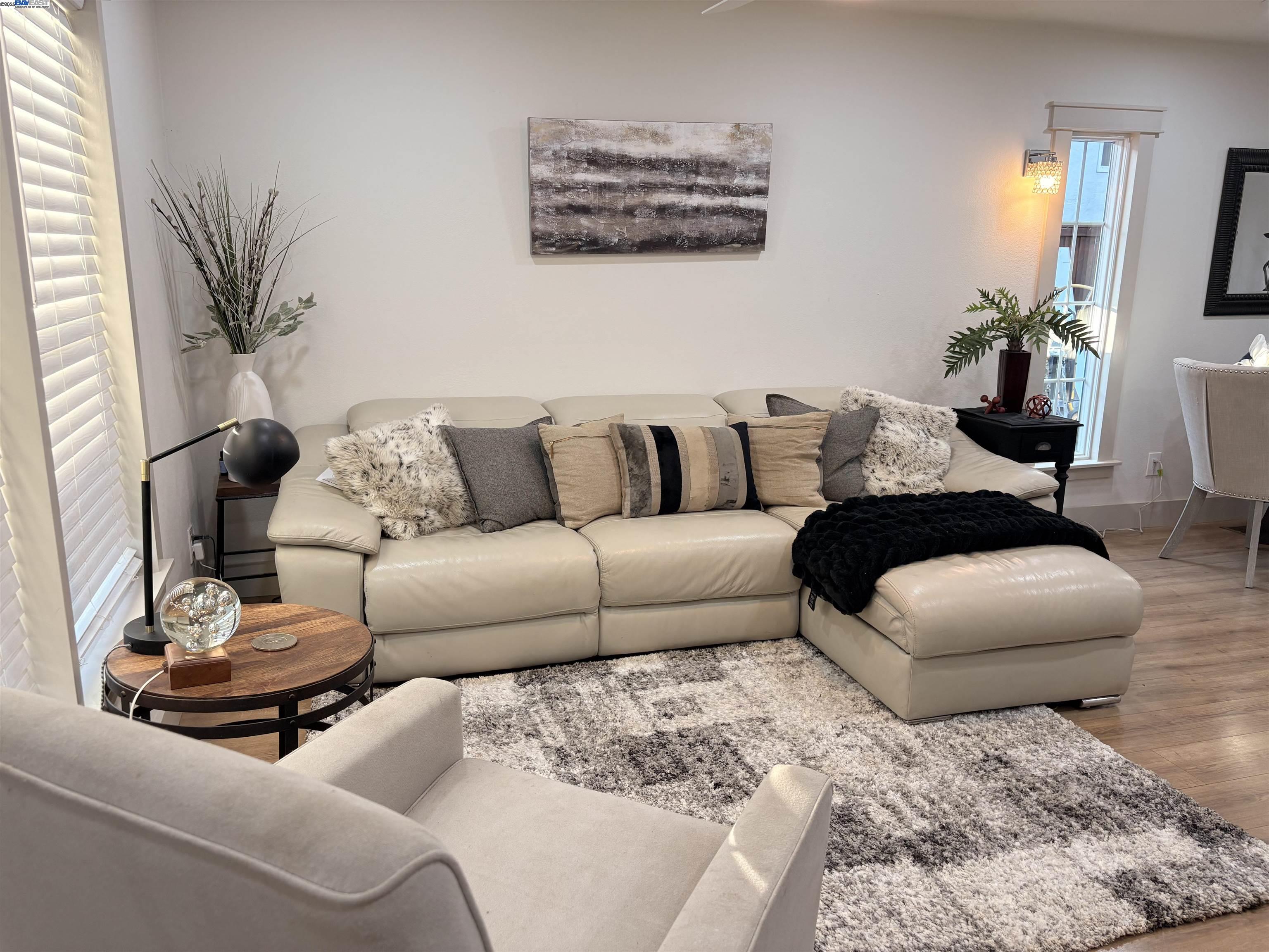 Detail Gallery Image 8 of 48 For 2141 Pomona, Martinez,  CA 94553 - 3 Beds | 2 Baths