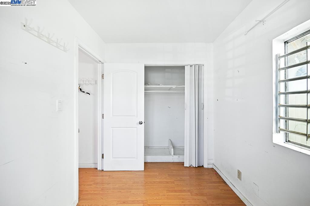 Detail Gallery Image 11 of 37 For 3229 Star Ave, Oakland,  CA 94619 - 1 Beds | 1 Baths