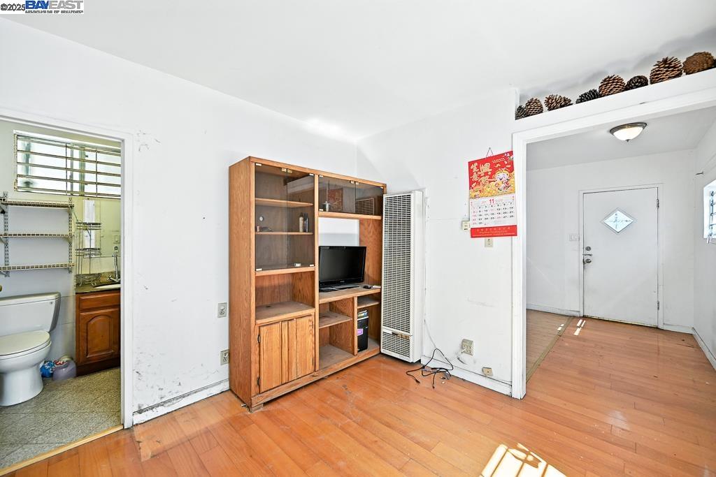 Detail Gallery Image 15 of 37 For 3229 Star Ave, Oakland,  CA 94619 - 1 Beds | 1 Baths