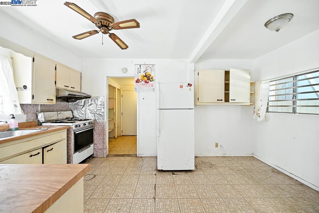 Detail Gallery Image 19 of 37 For 3229 Star Ave, Oakland,  CA 94619 - 1 Beds | 1 Baths