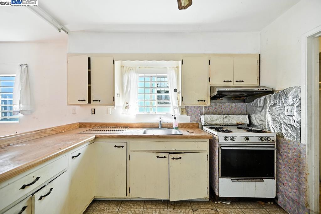 Detail Gallery Image 21 of 37 For 3229 Star Ave, Oakland,  CA 94619 - 1 Beds | 1 Baths