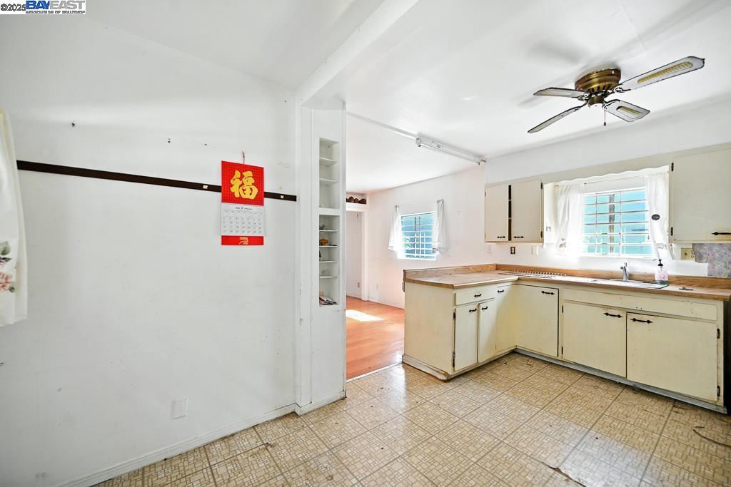 Detail Gallery Image 25 of 37 For 3229 Star Ave, Oakland,  CA 94619 - 1 Beds | 1 Baths