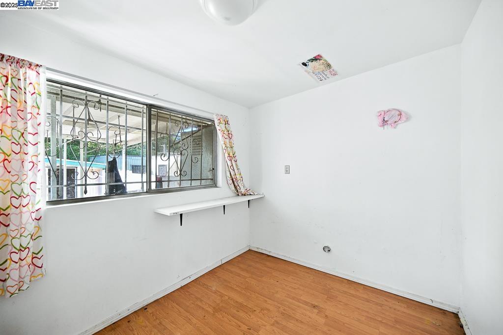 Detail Gallery Image 29 of 37 For 3229 Star Ave, Oakland,  CA 94619 - 1 Beds | 1 Baths